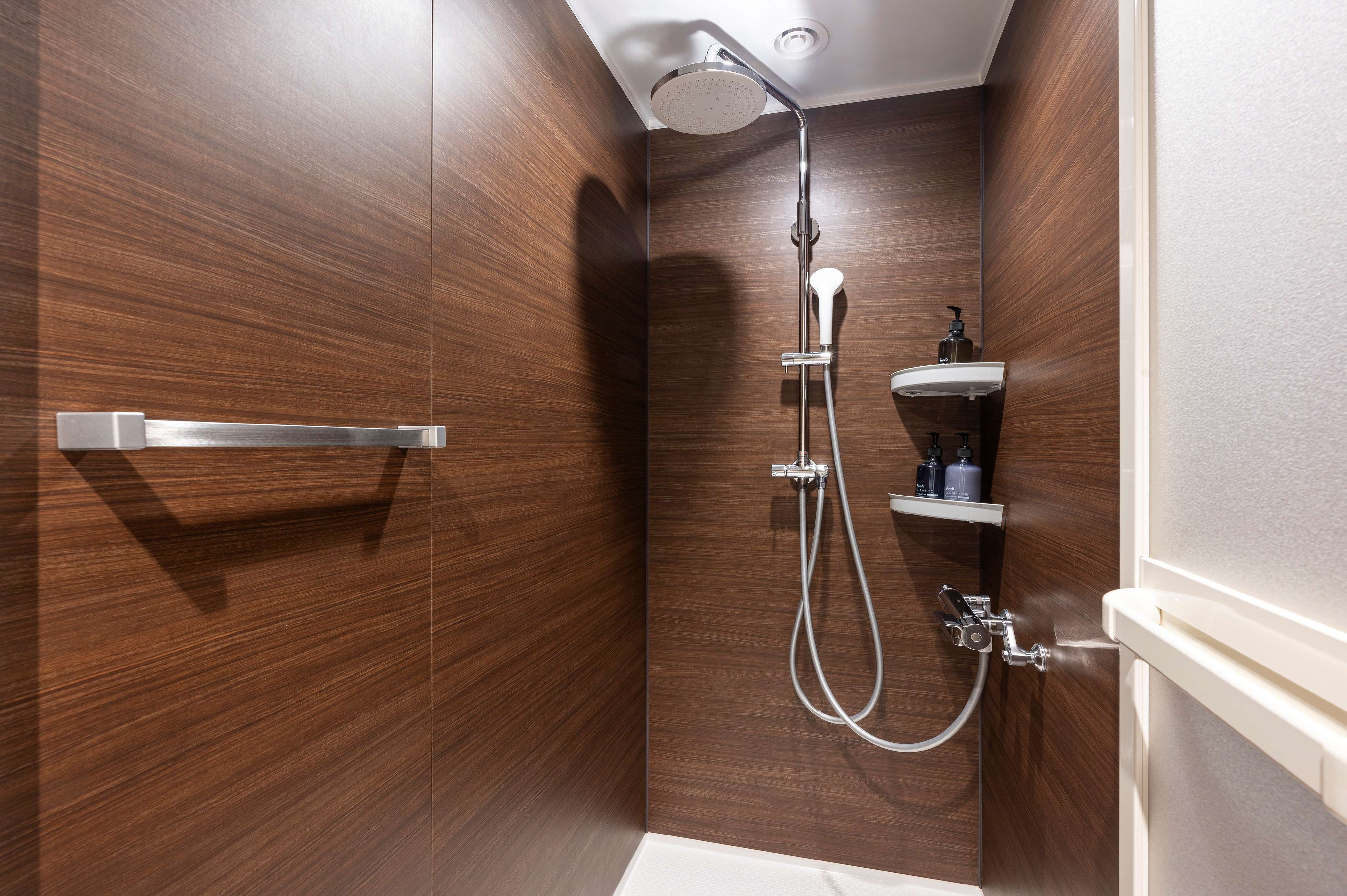 Phòng gia đình (giường tầng) phòng tắm vòi sen