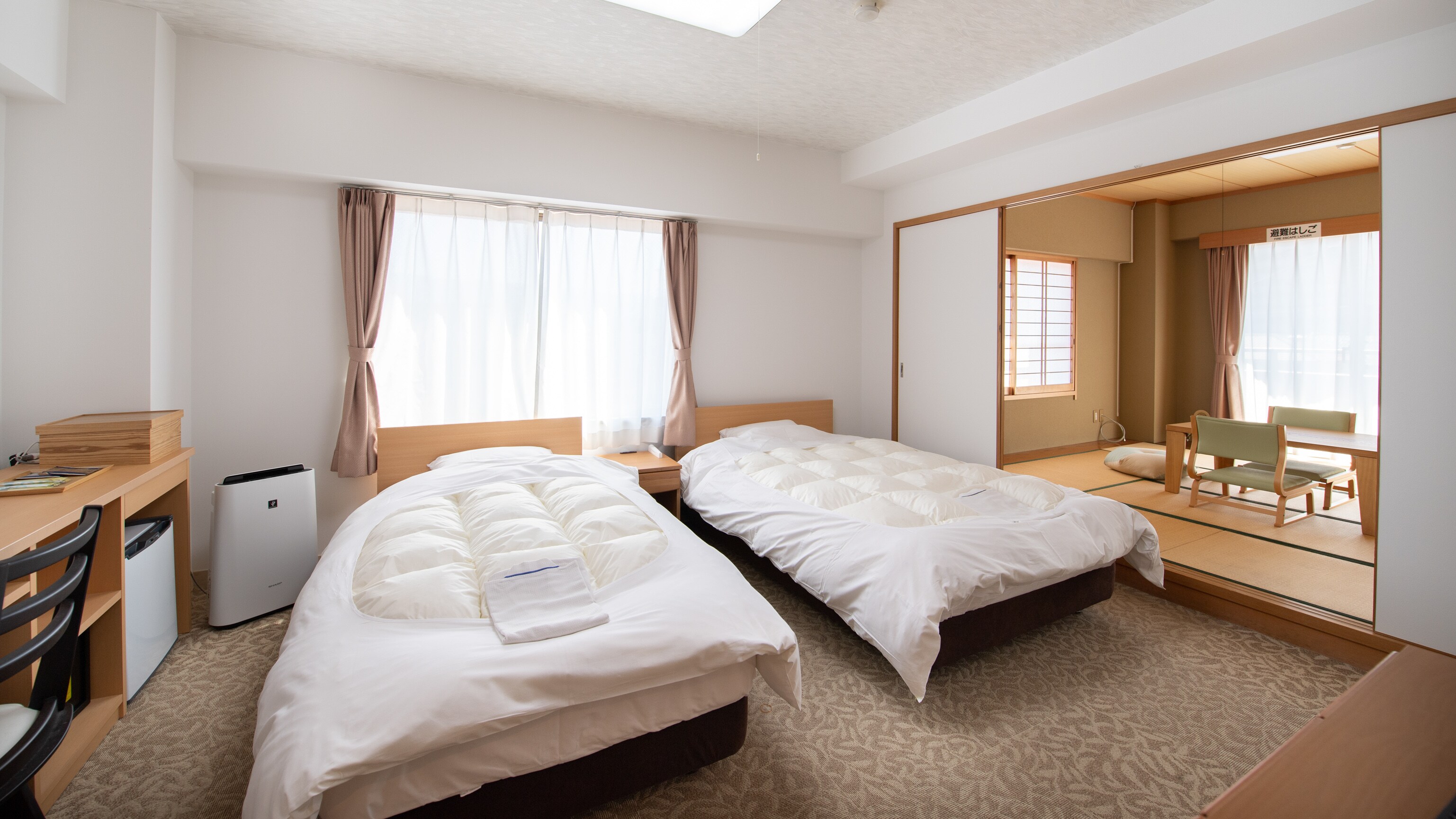 [Non-smoking] Japanese-Western room for 1-4 people