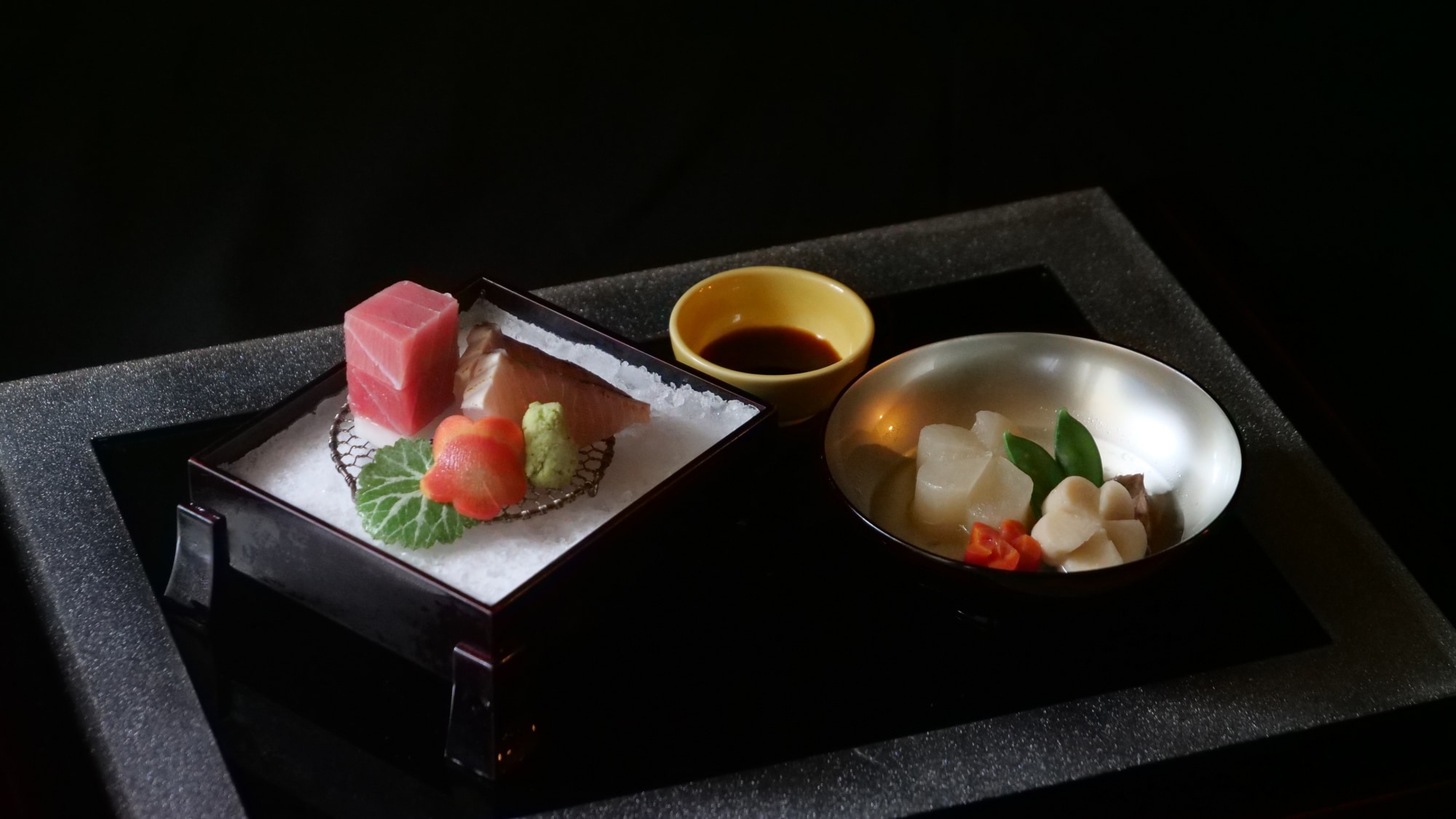Example of menu: For dinner, we will prepare a "seasonal Shikisai Kaiseki" course meal.