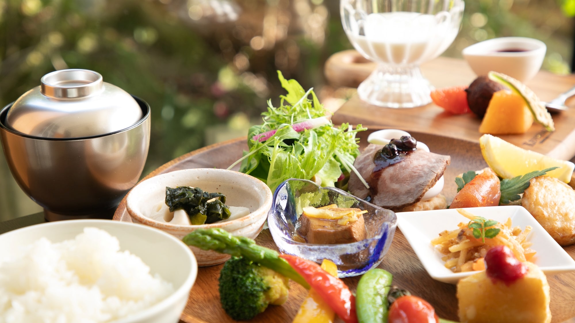 在 Hoteiya 享用早餐，度過一個重要的早晨