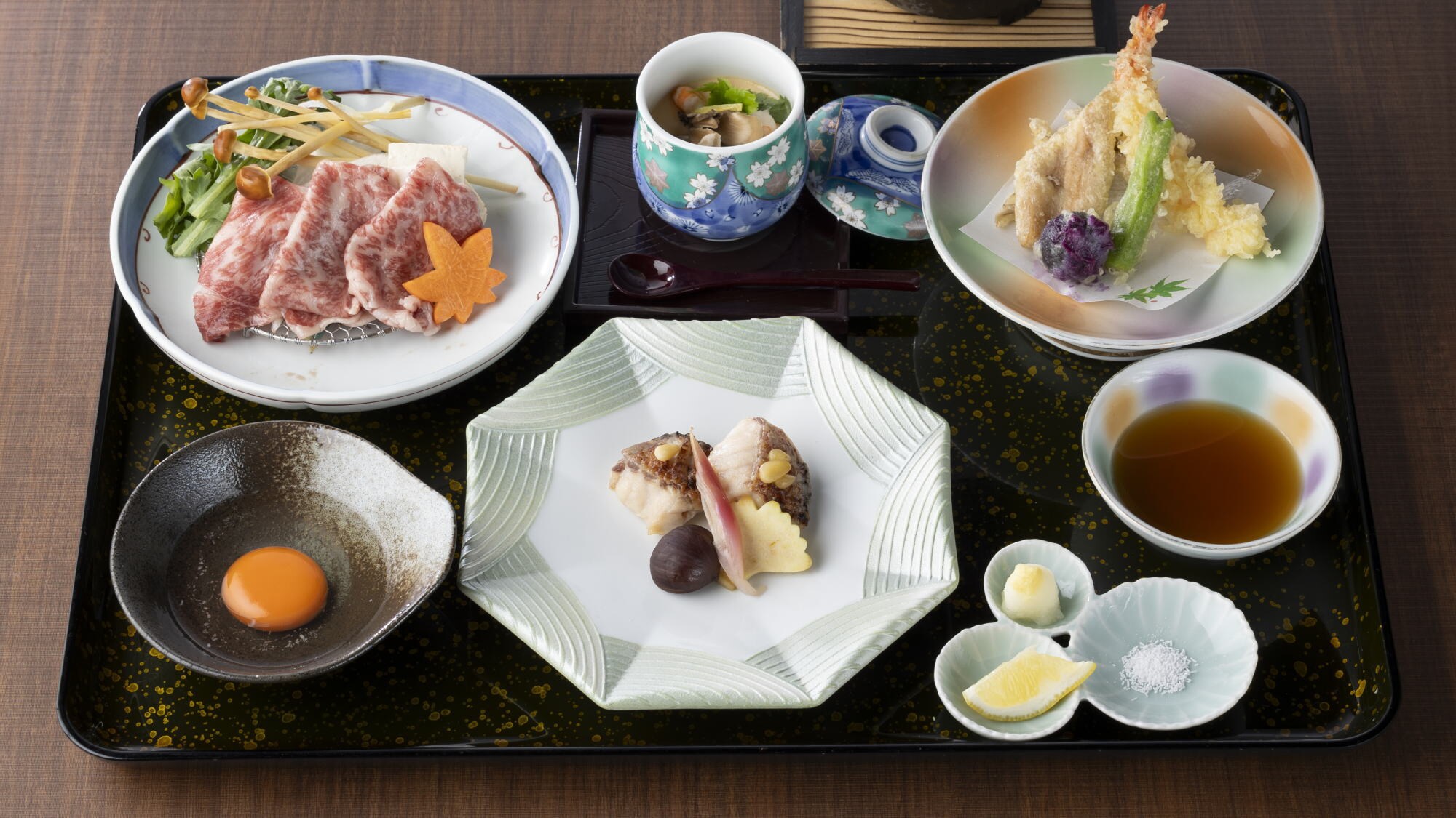 Autumn creative Japanese cuisine: grilled dishes, chawanmushi, fried dishes, meat dishes