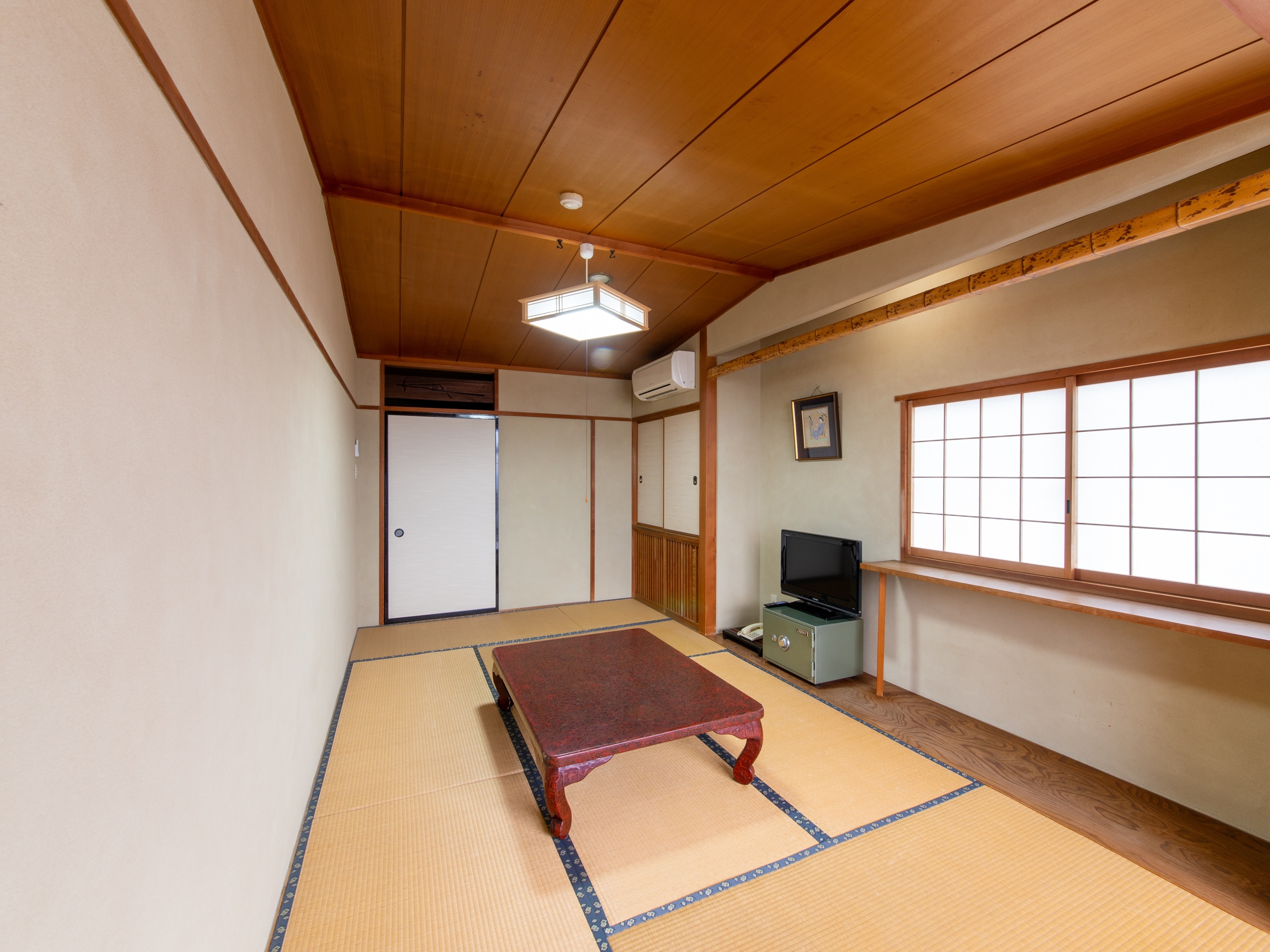 Japanese-style triple room without bath or toilet