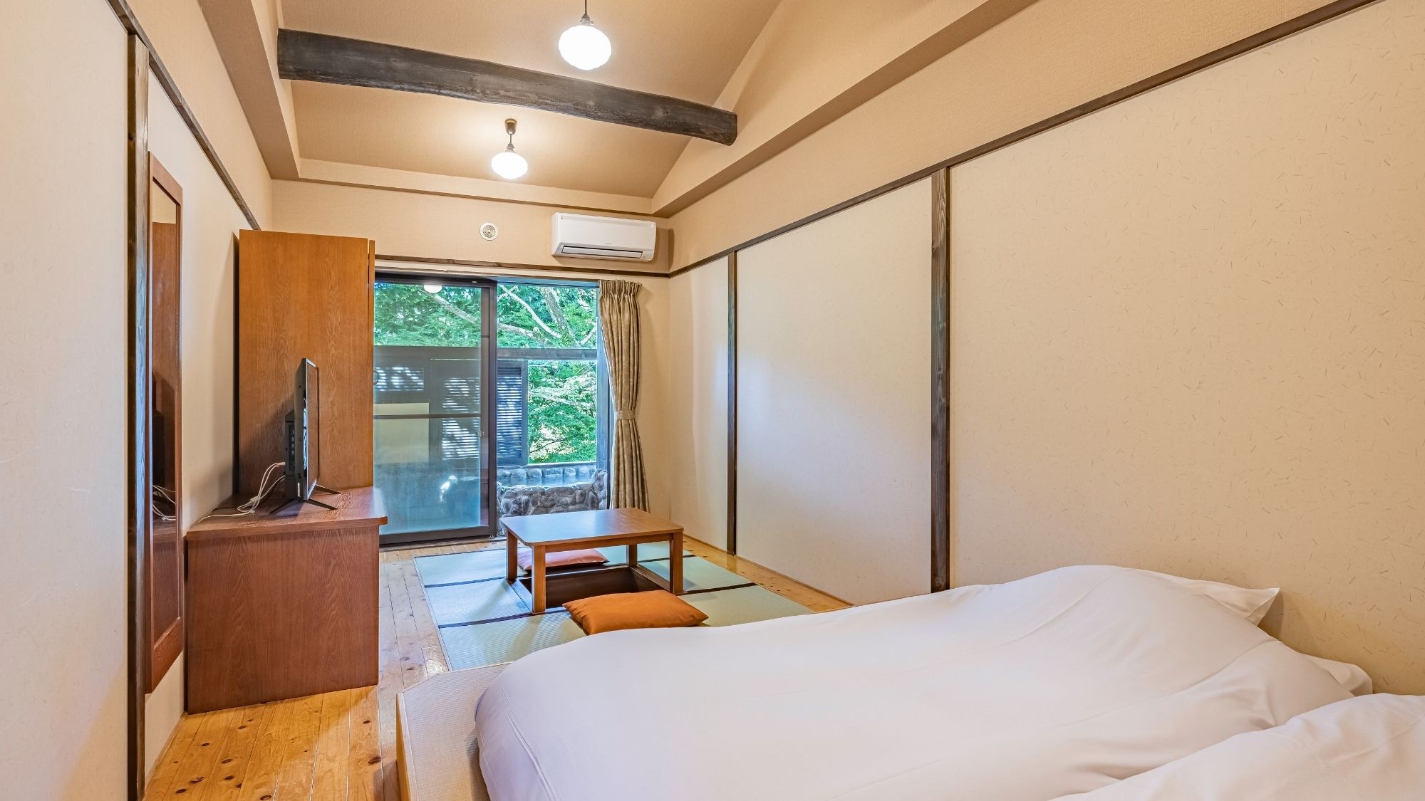 [อาคารหลัก] ห้องเตียงแฝดสไตล์ญี่ปุ่นพร้อมอ่างอาบน้ำกลางแจ้ง (ตัวอย่าง)