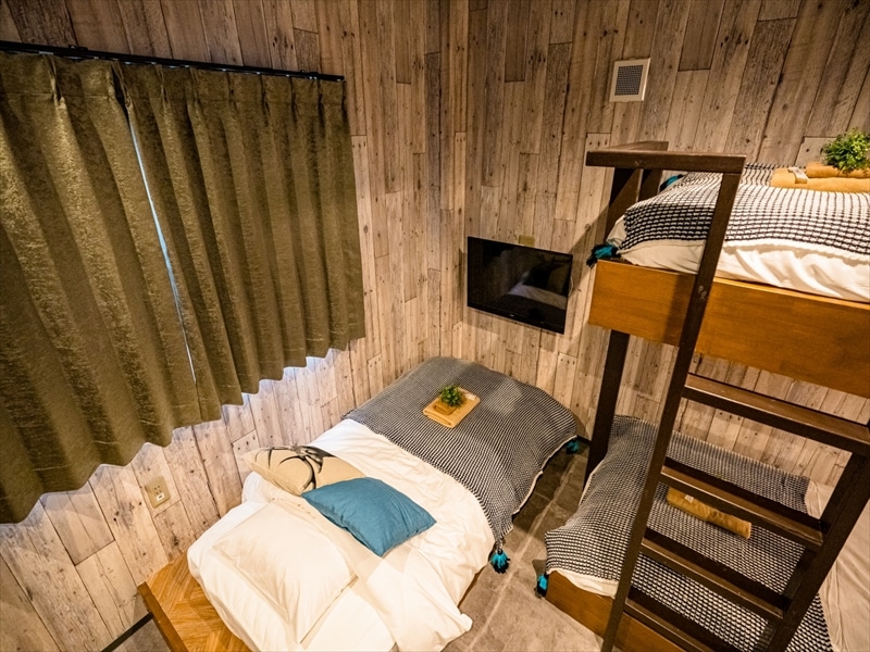 Triple room (11 square meters / 1 bunk bed, 1 single bed)