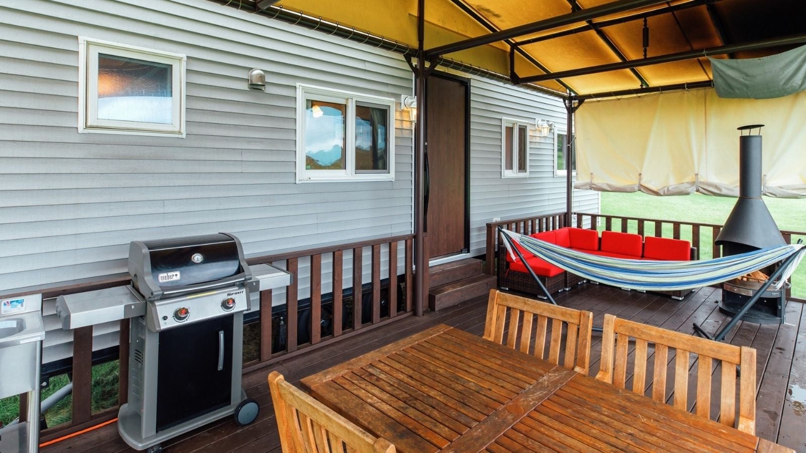 Trailer Cottage Grand Villa Deck
