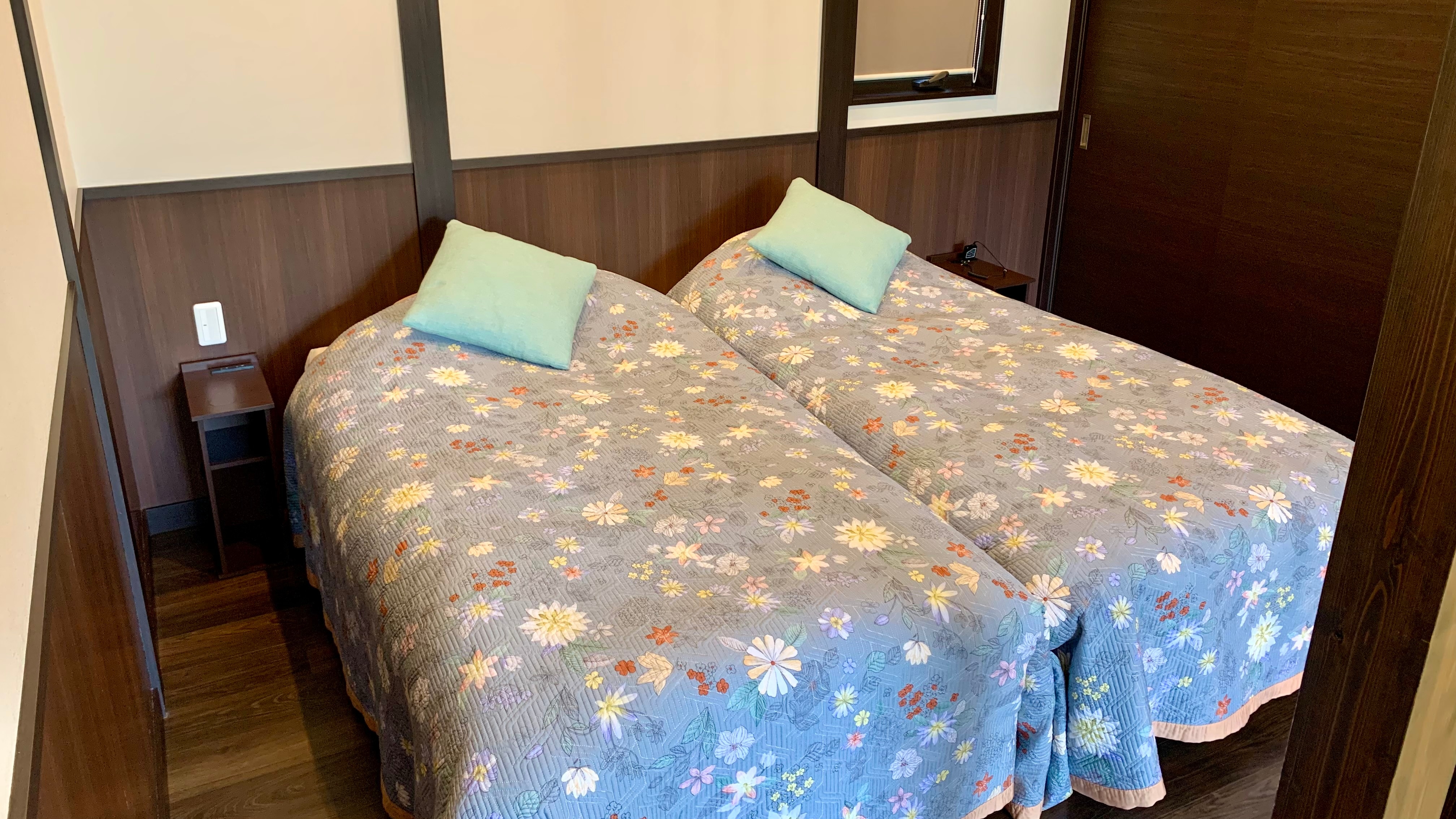 Twin beds (width 100cm x 2) [Garden Twin]