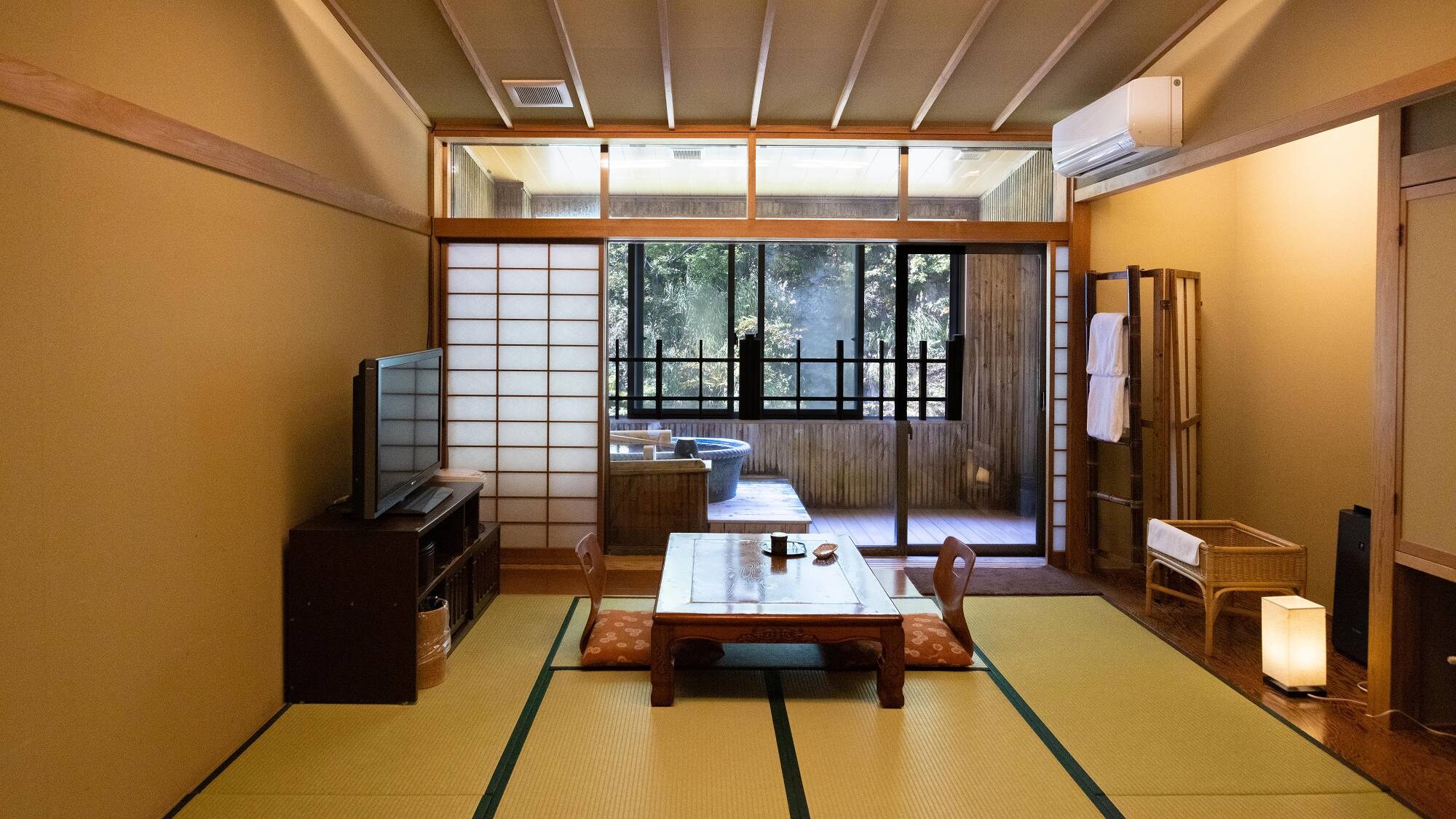 [Example of guest room] Guest room with semi-open-air bath & hellip; Room with a taste of pottery bathtub. You can feel the natural breeze by opening the window.