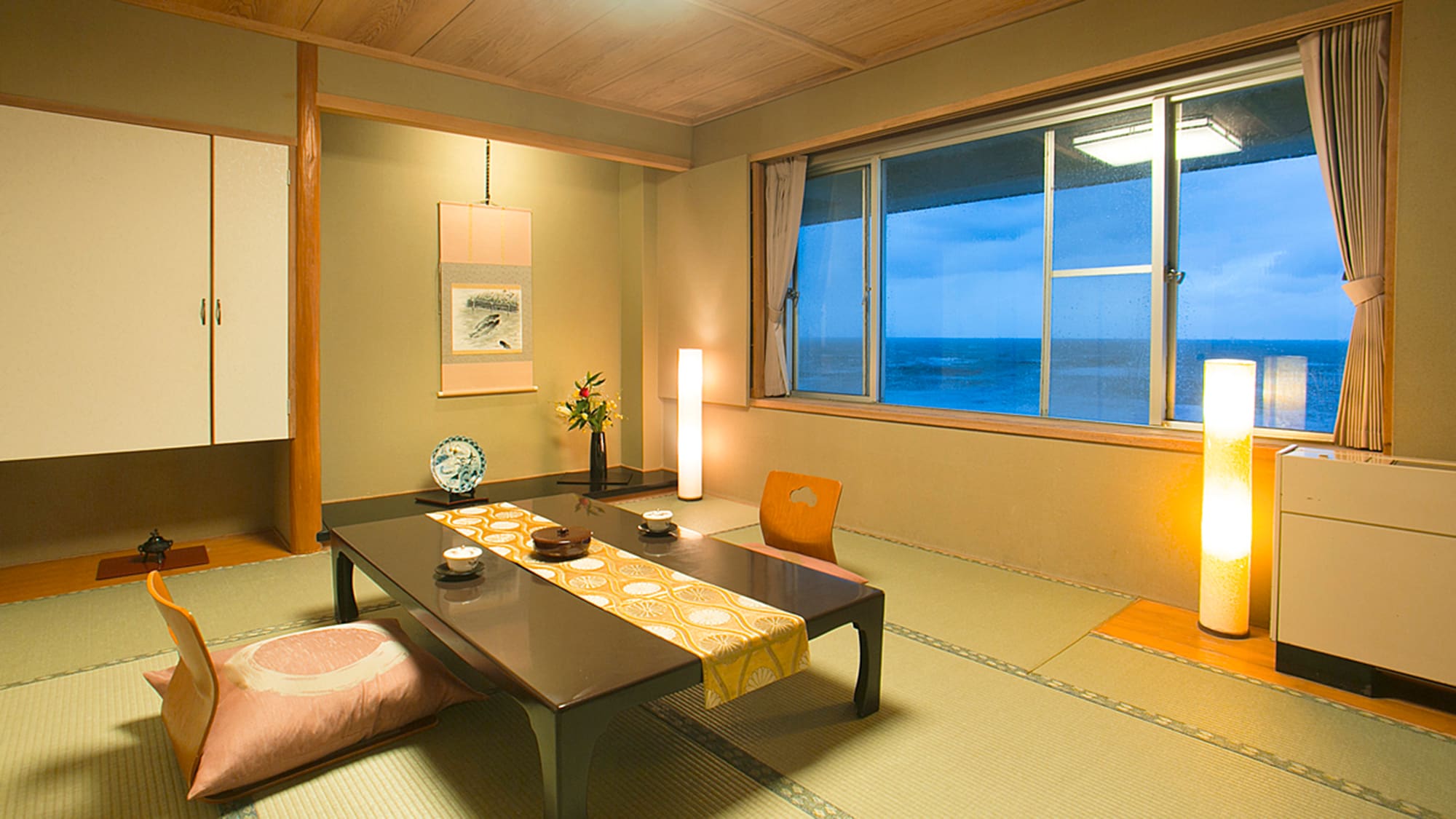 ◆ -Top floor-View room ◆ Relax while listening to the sound of ripples. Natural BGM quickly turns into a "nice lullaby" ♪
