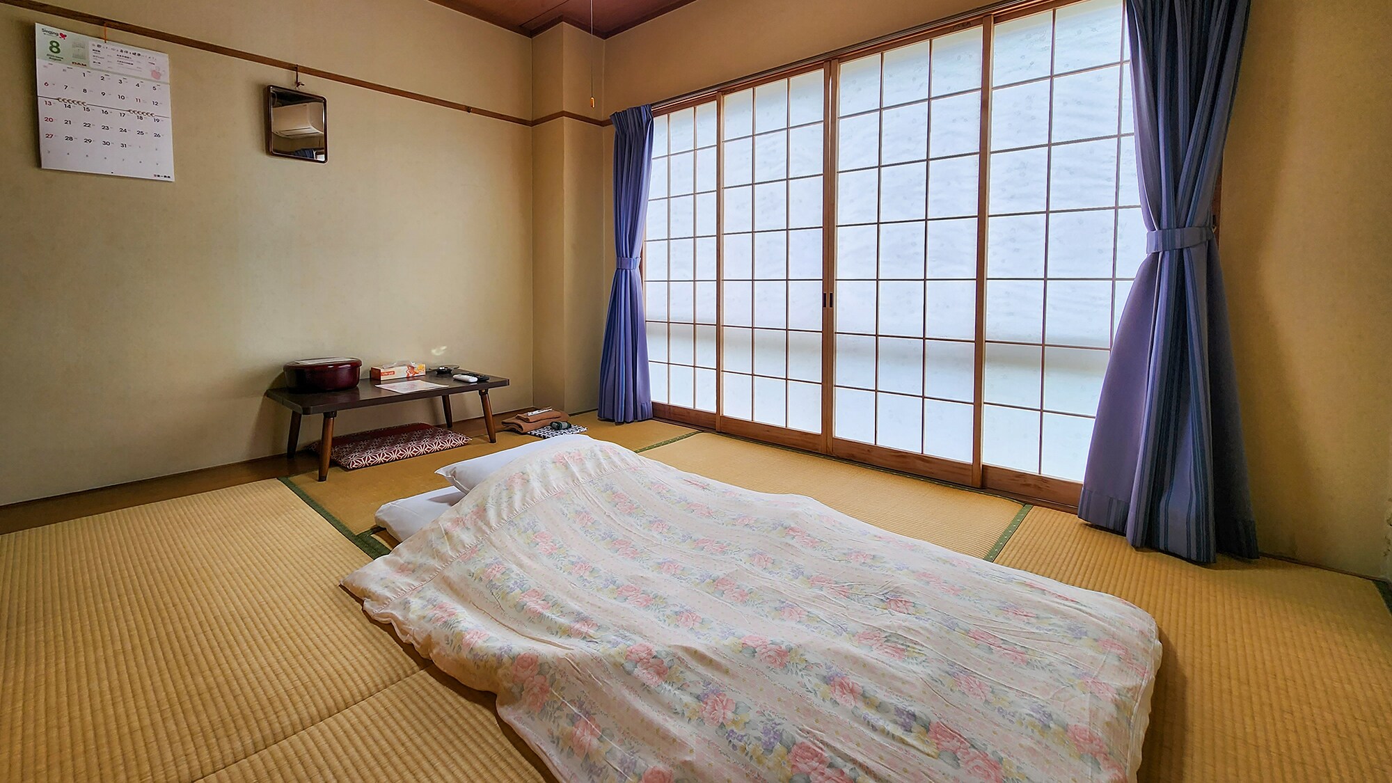 #6 tatami Japanese-style room All rooms at our hotel are Japanese-style rooms. You can feel the warmth of tatami and wood in these rooms.