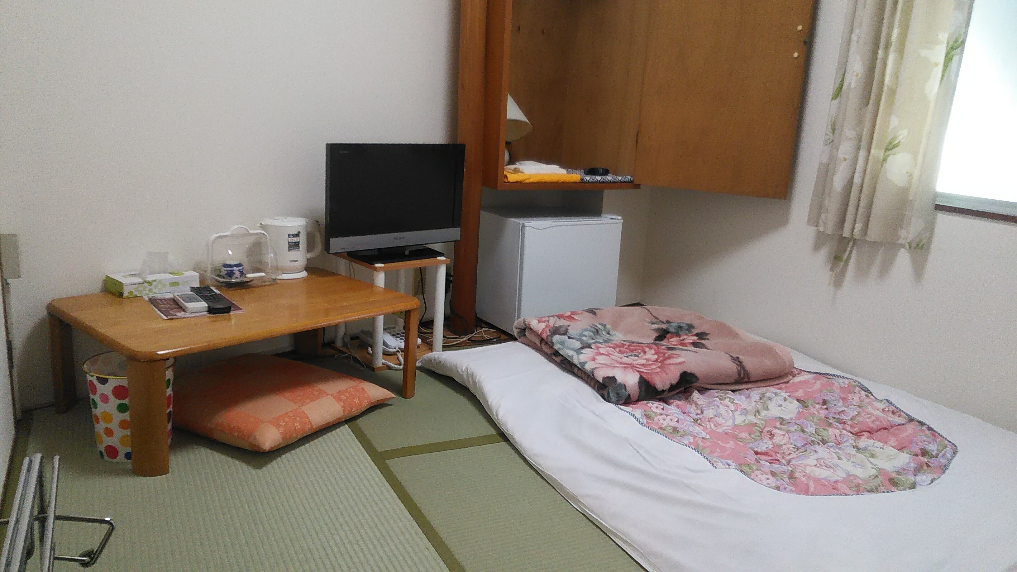 Japanese-style room with bath and toilet (single)