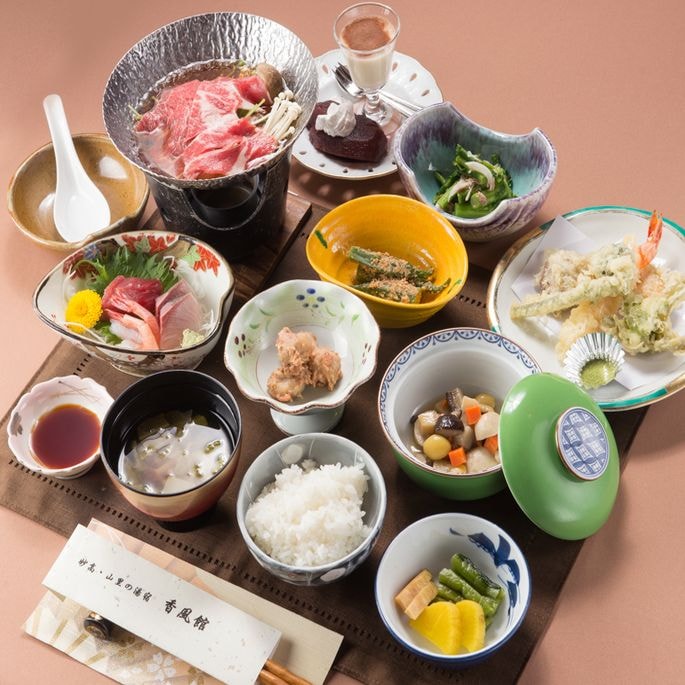 มื้ออาหารหมู่บ้านบนภูเขา