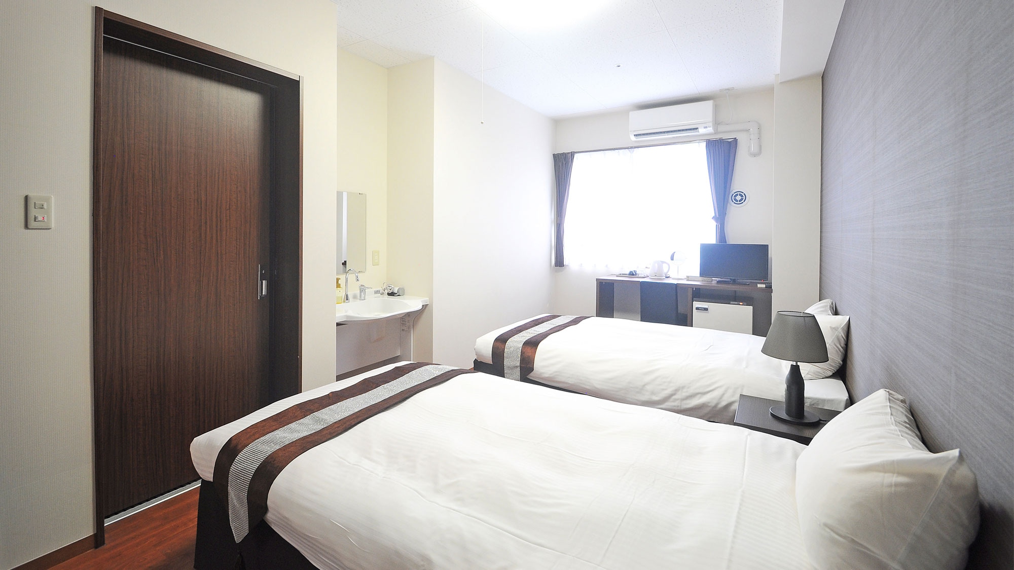 [Twin room] Available for 1 person or more.