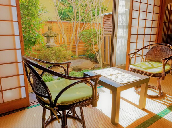 R102 Guest room with open-air bath