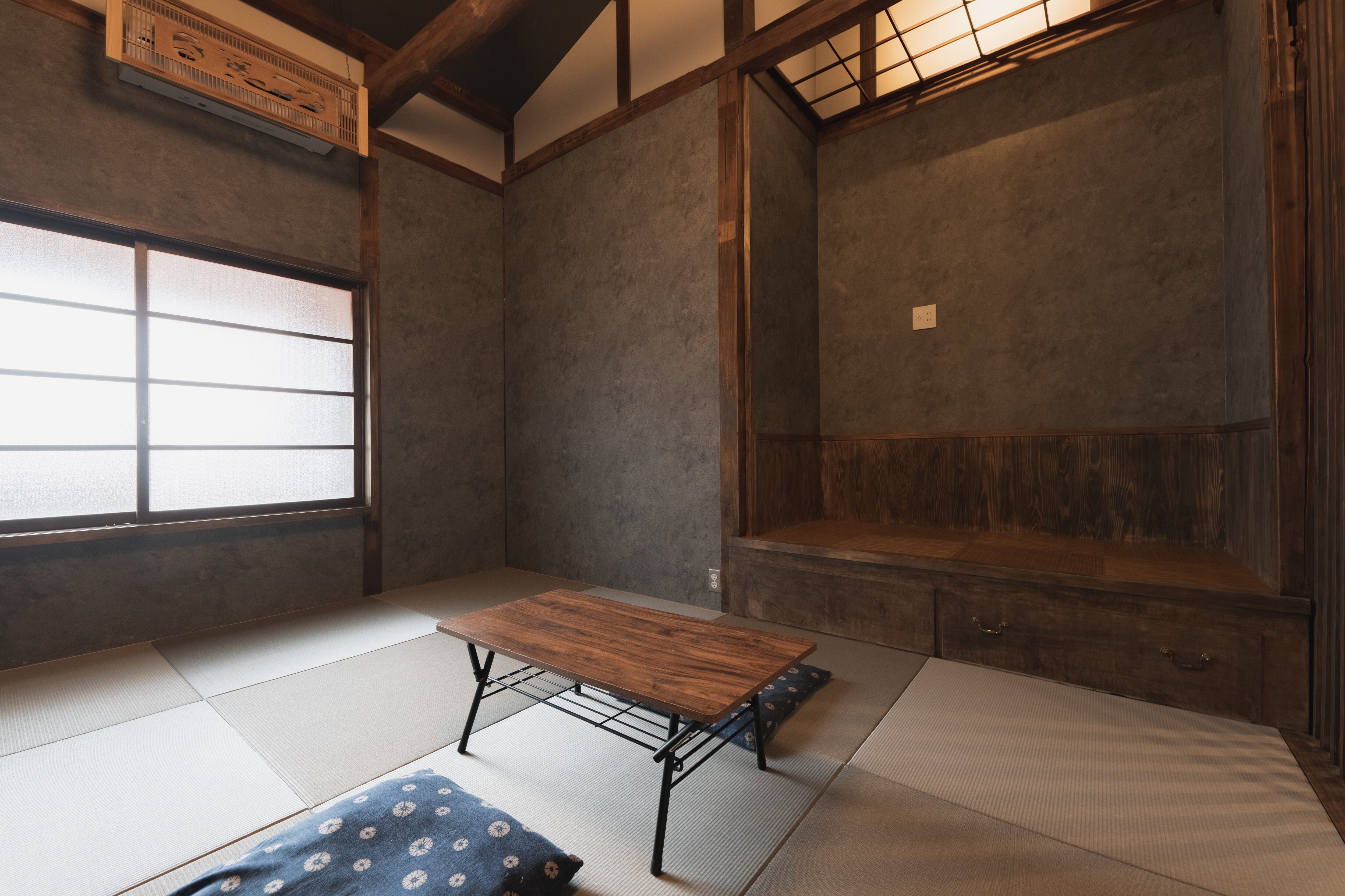 Japanese-style room