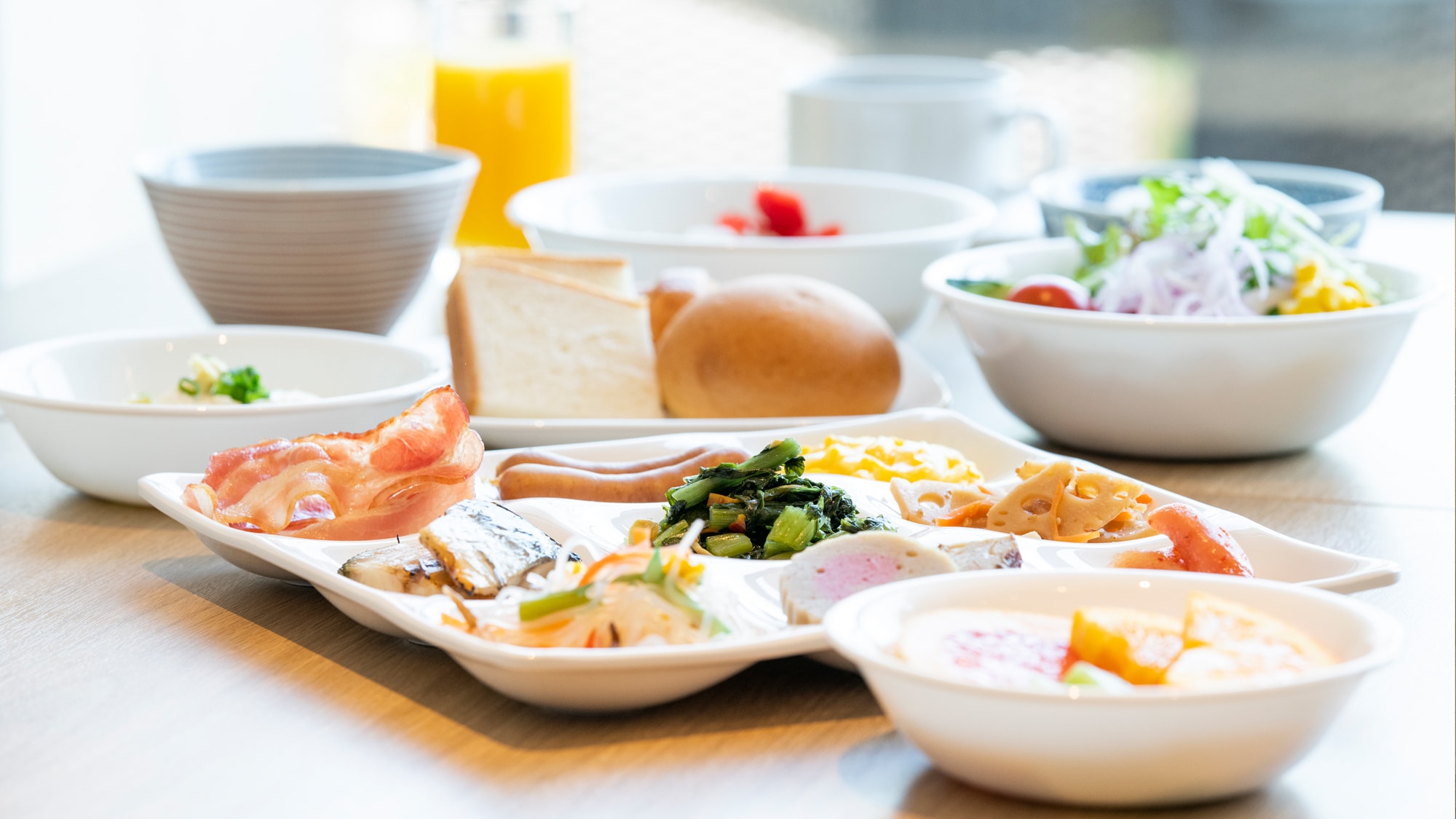 Sarapan prasmanan menggunakan bahan-bahan dari Goto