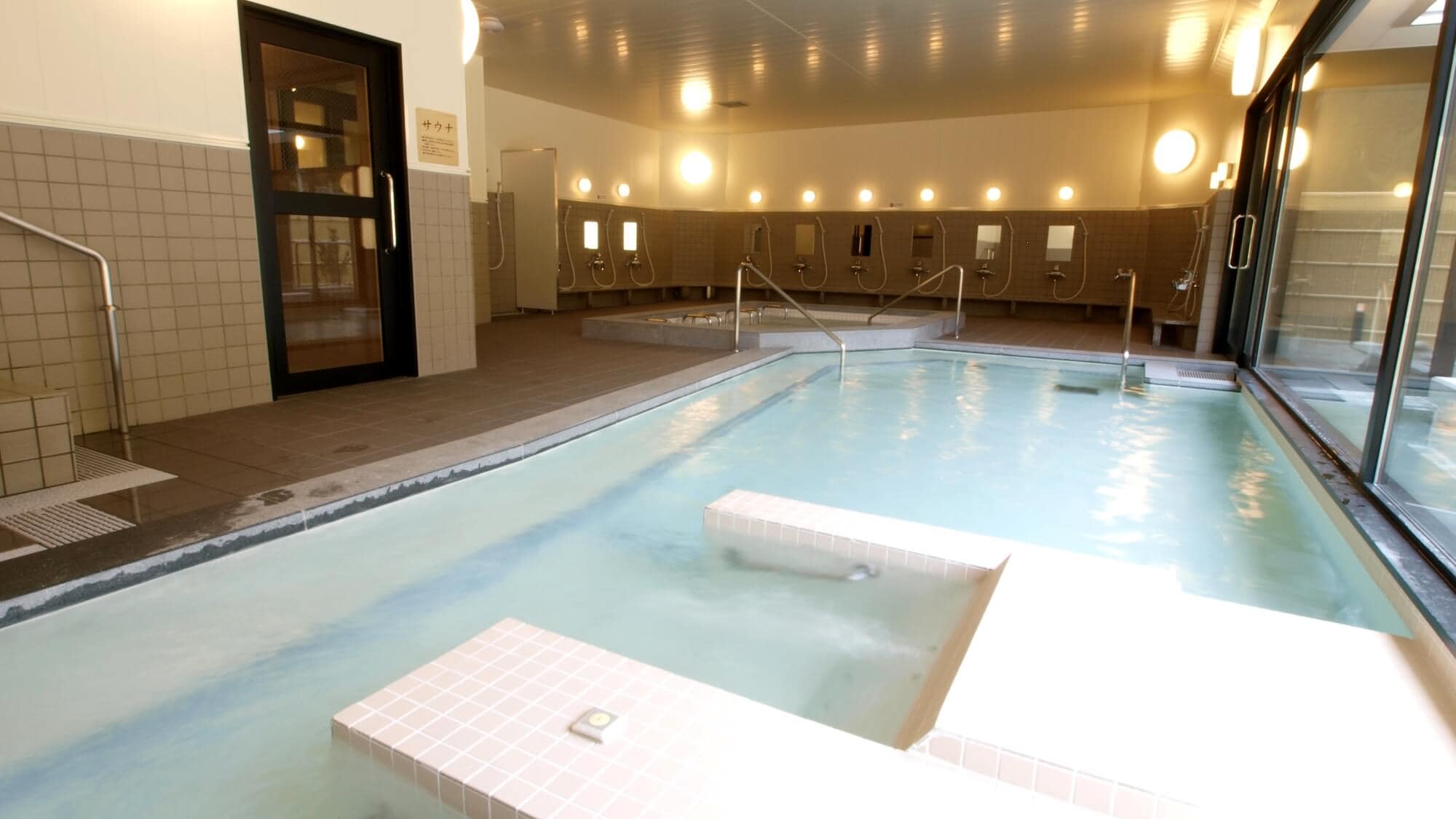 ■ Large public bath