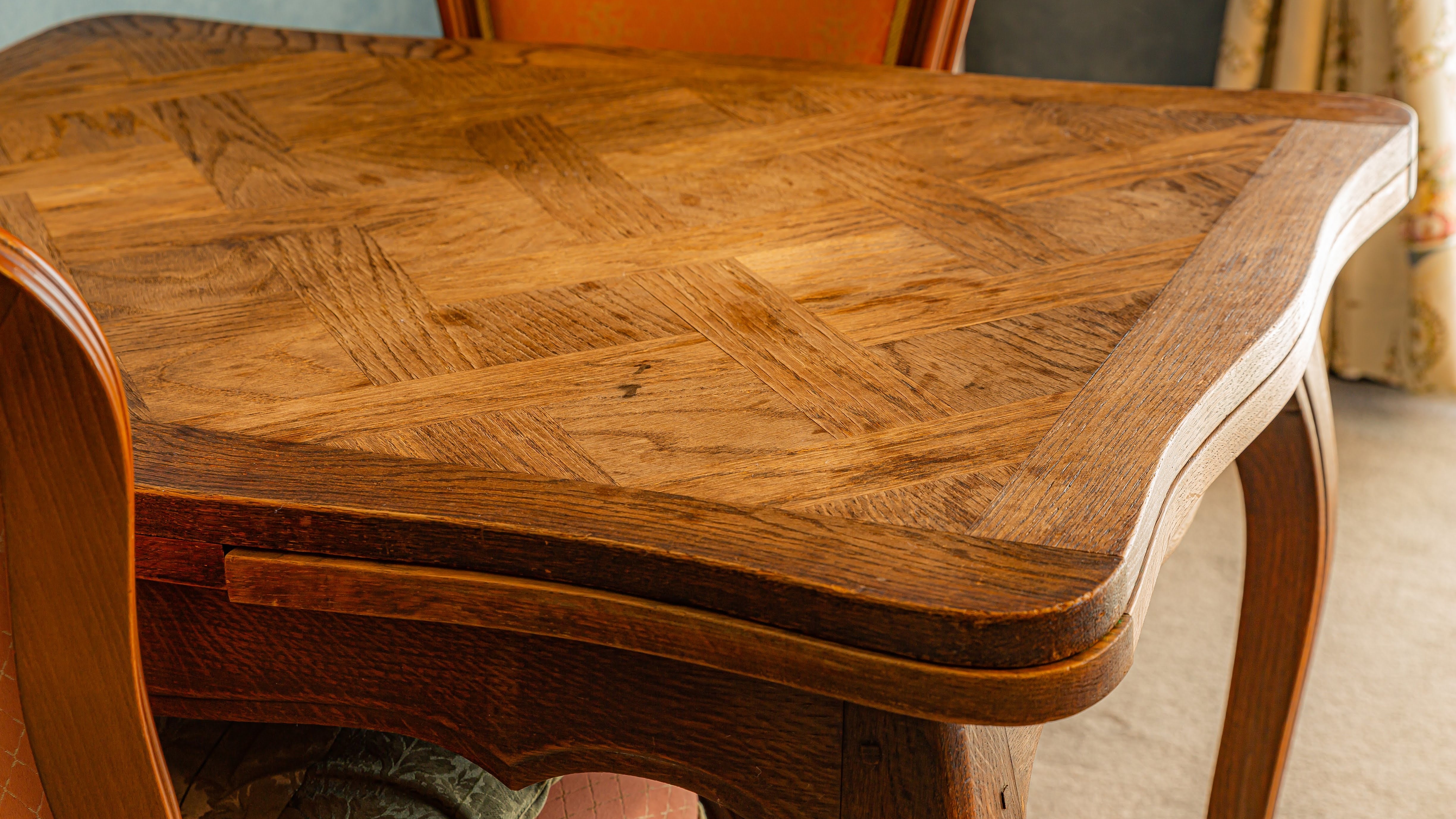 [Main building, Reigetsu room] Antique style table
