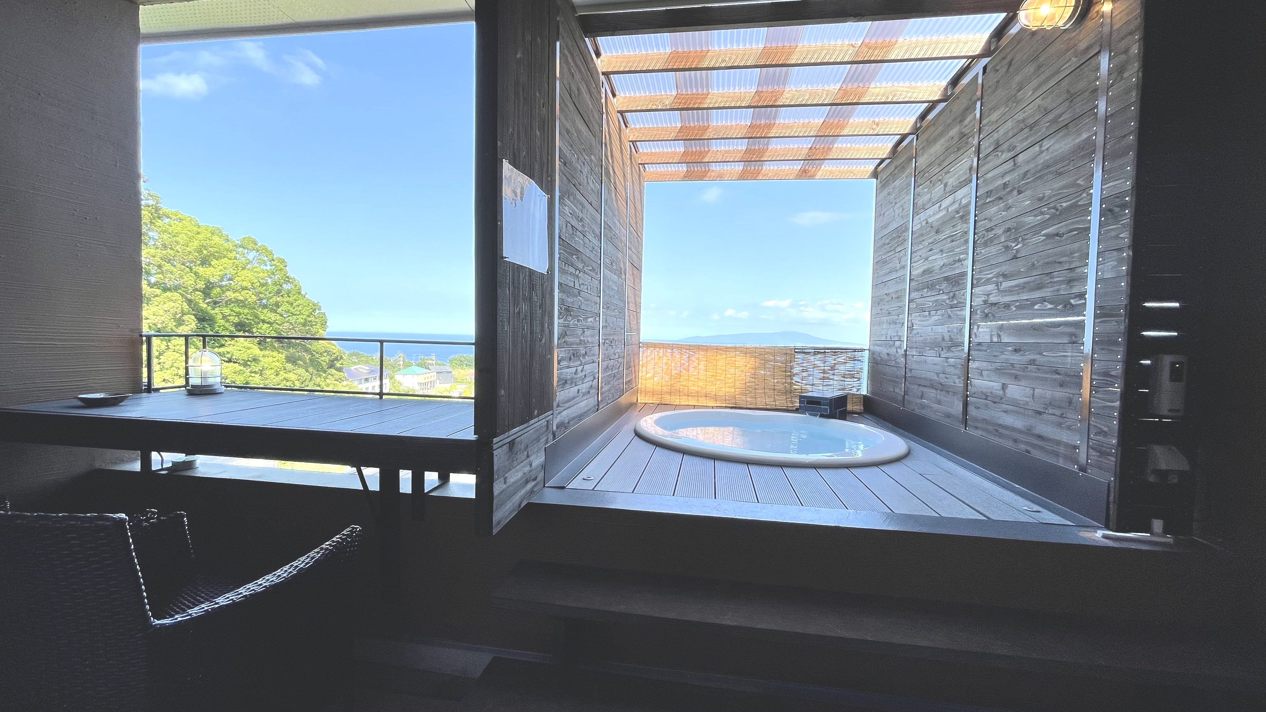 Chestnut open-air bath