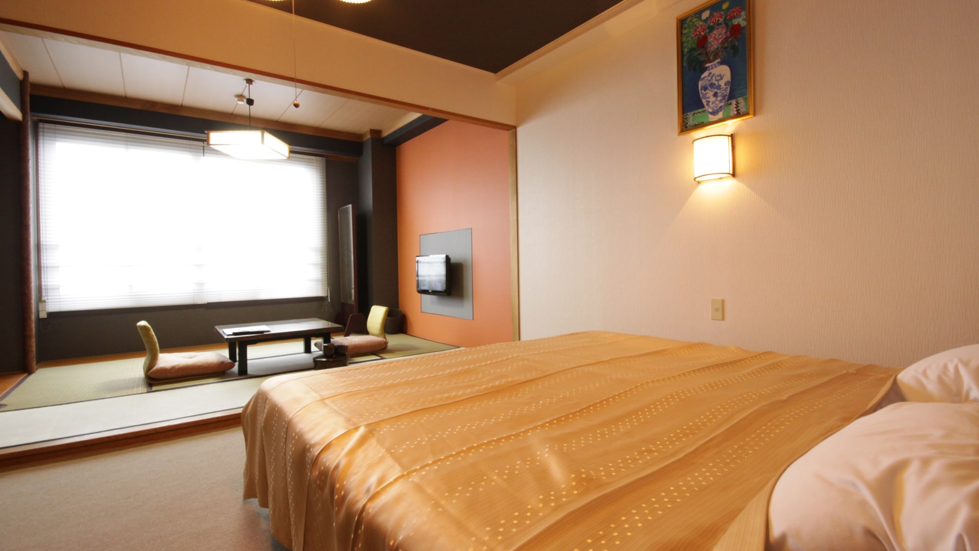 ห้องเตียงคิงไซส์แบบญี่ปุ่นและแบบตะวันตก