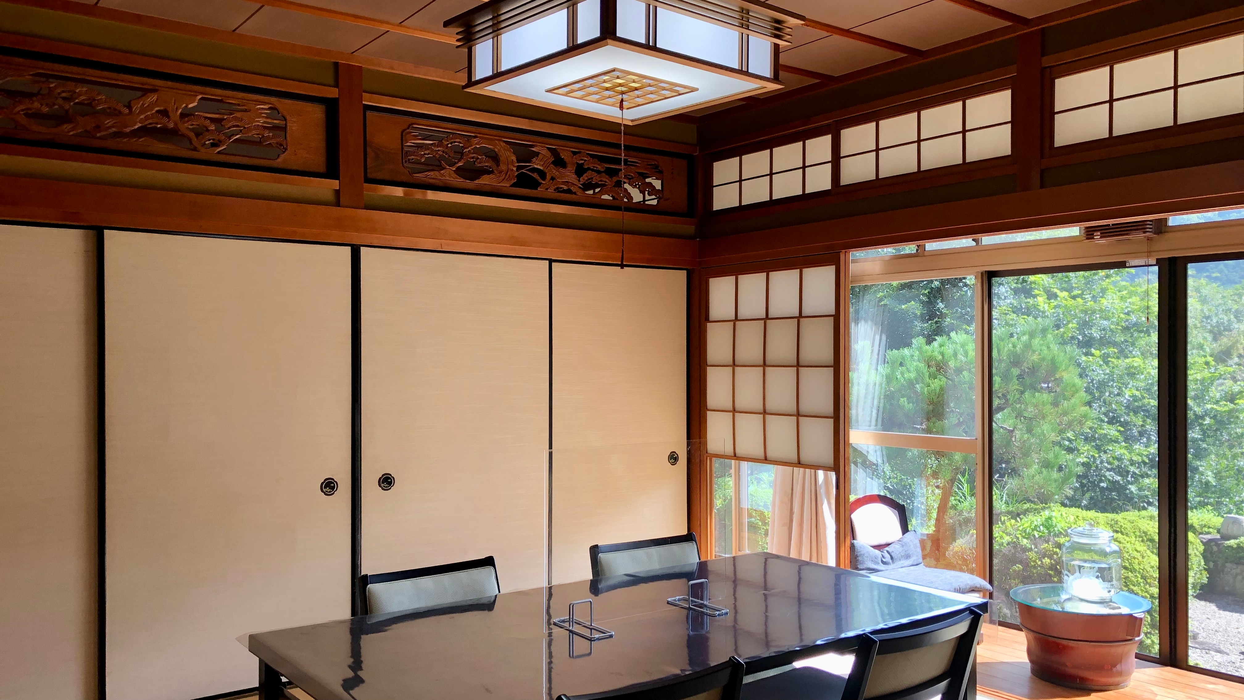 Bersantap *Tergantung pada jumlah orang, ini dapat diubah menjadi restoran Jepang. Harap perhatikan hal ini.