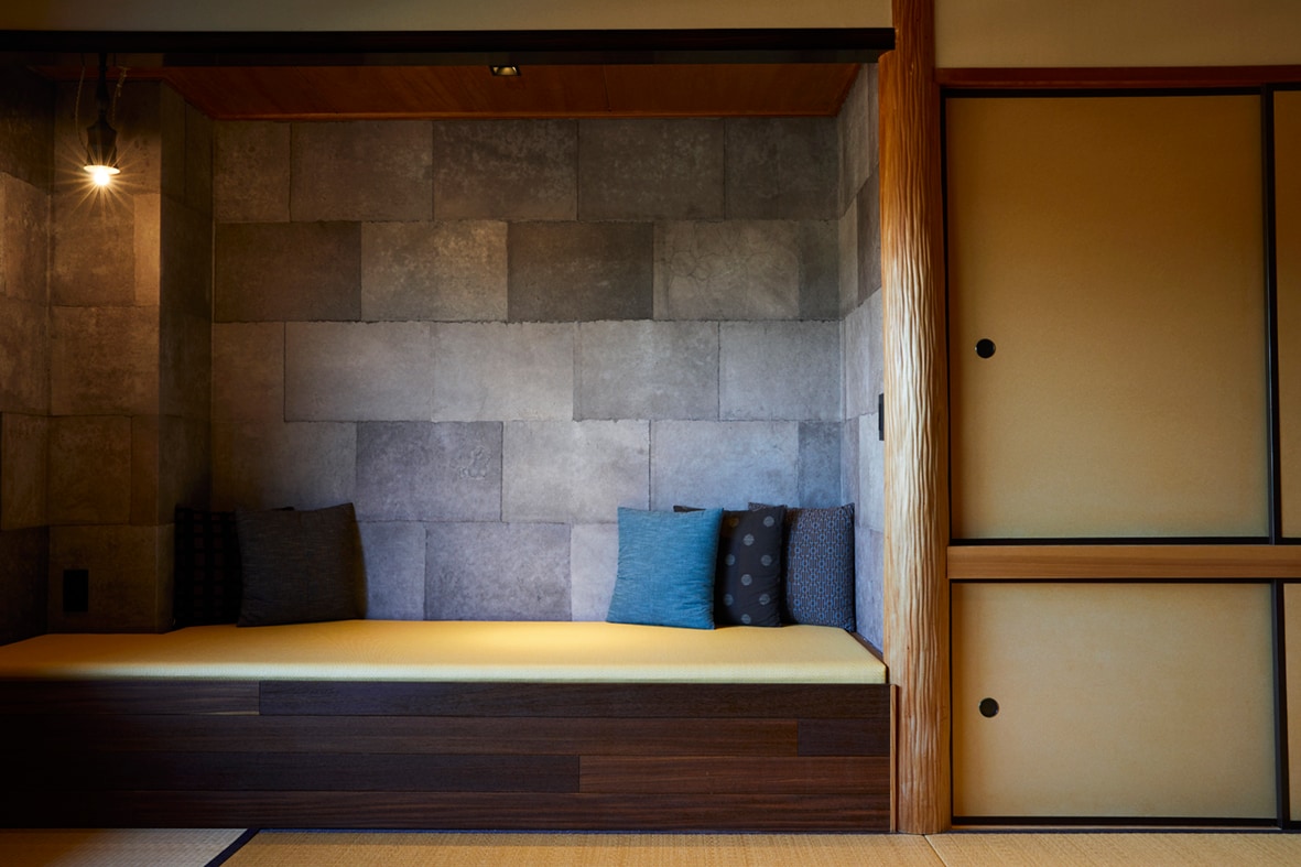 [Japanese-style room with indoor hot spring bath - Shirakaba] You can enjoy the source of Ureshino Onsen along with the scent of the bathtub made from Japanese cypress.