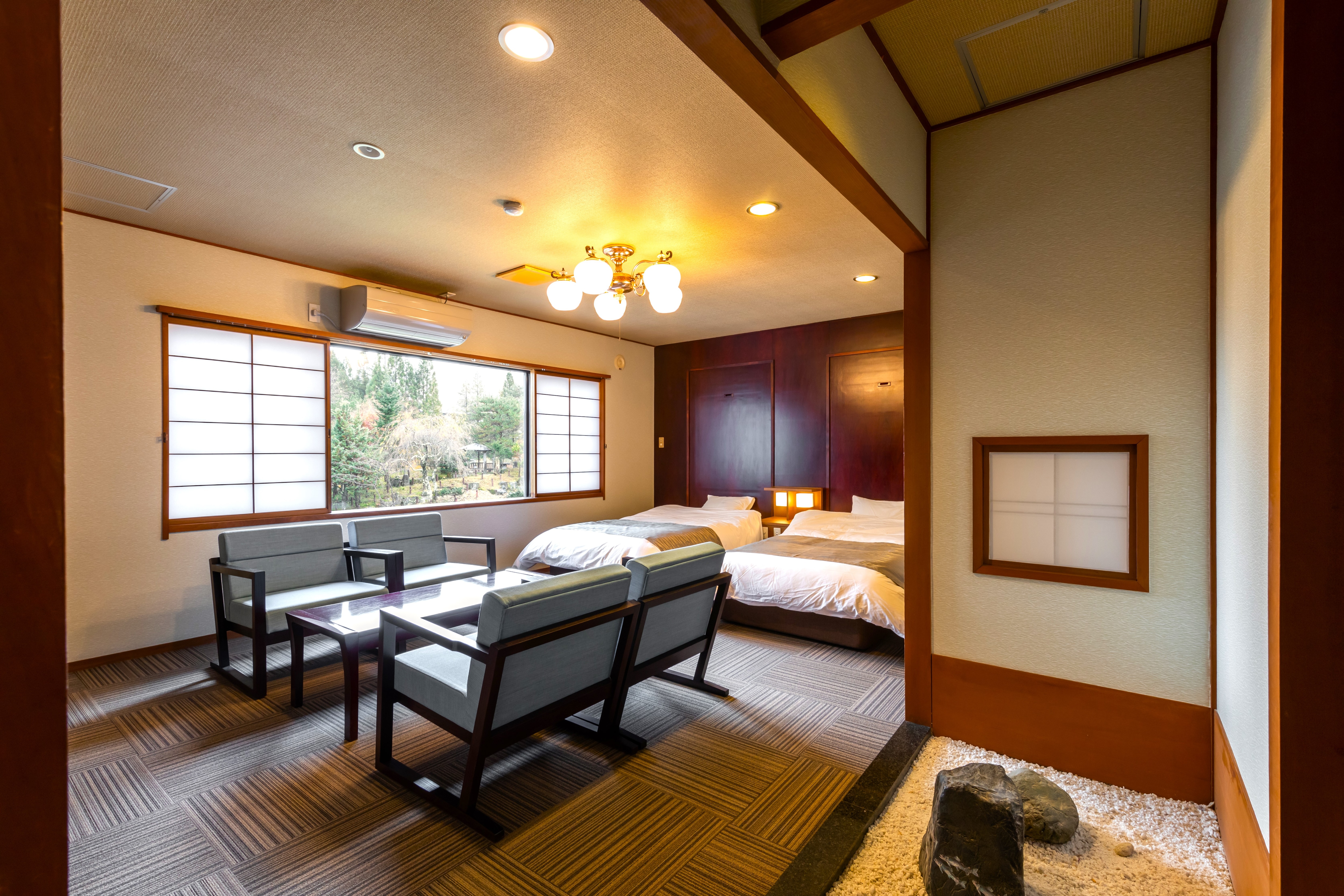 [Garden side] Deluxe Japanese-Western room