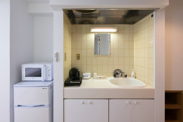 [Room facilities] Equipped with refrigerator, microwave oven, IH stove, kettle pot, and hair dryer