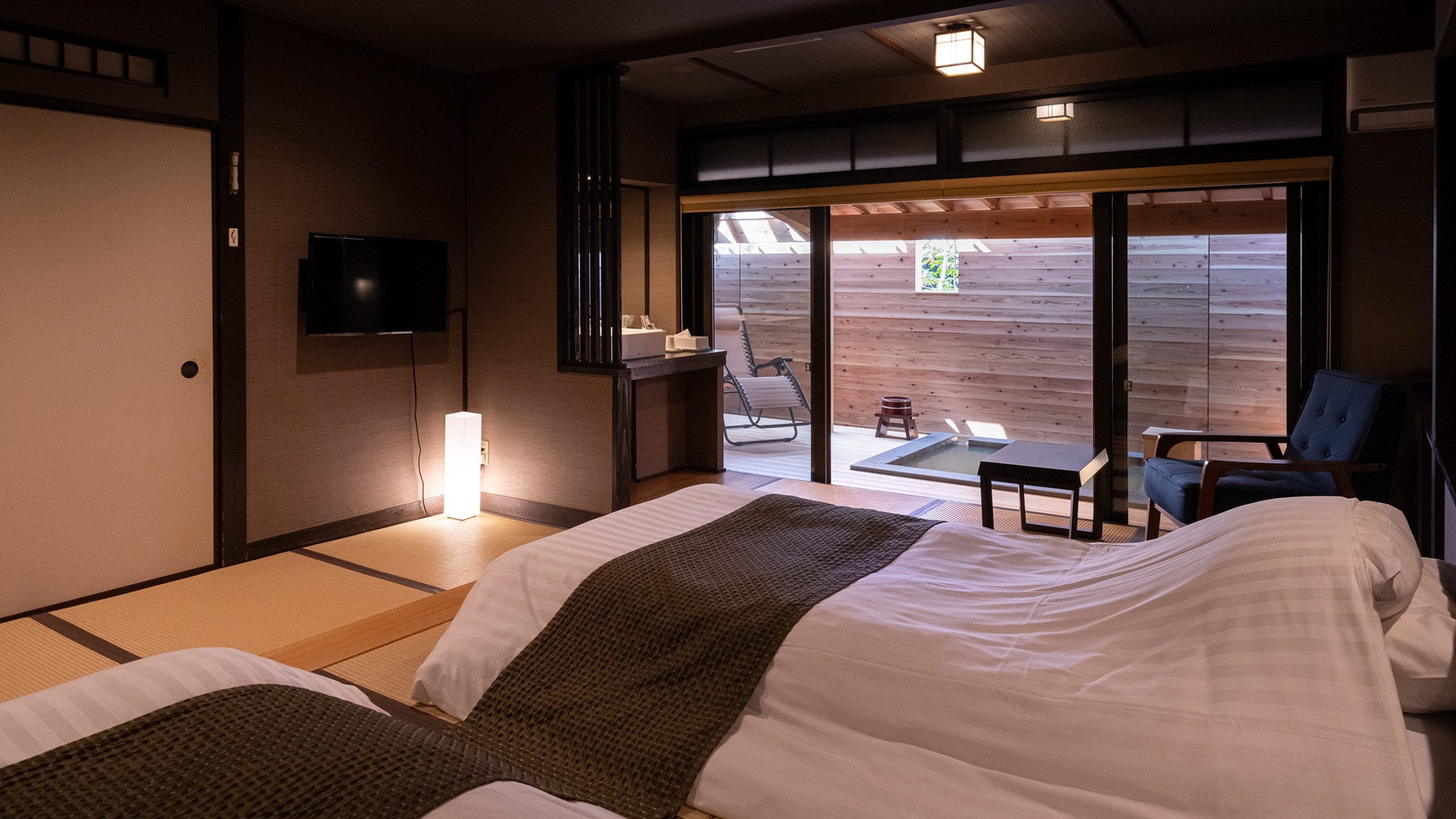 [New opening] Japanese modern with open-air bath [Momiji]