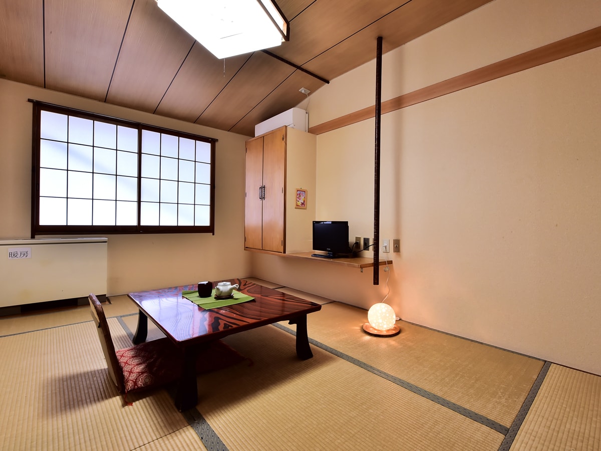 Japanese-style room 7 to 10 tatami mats