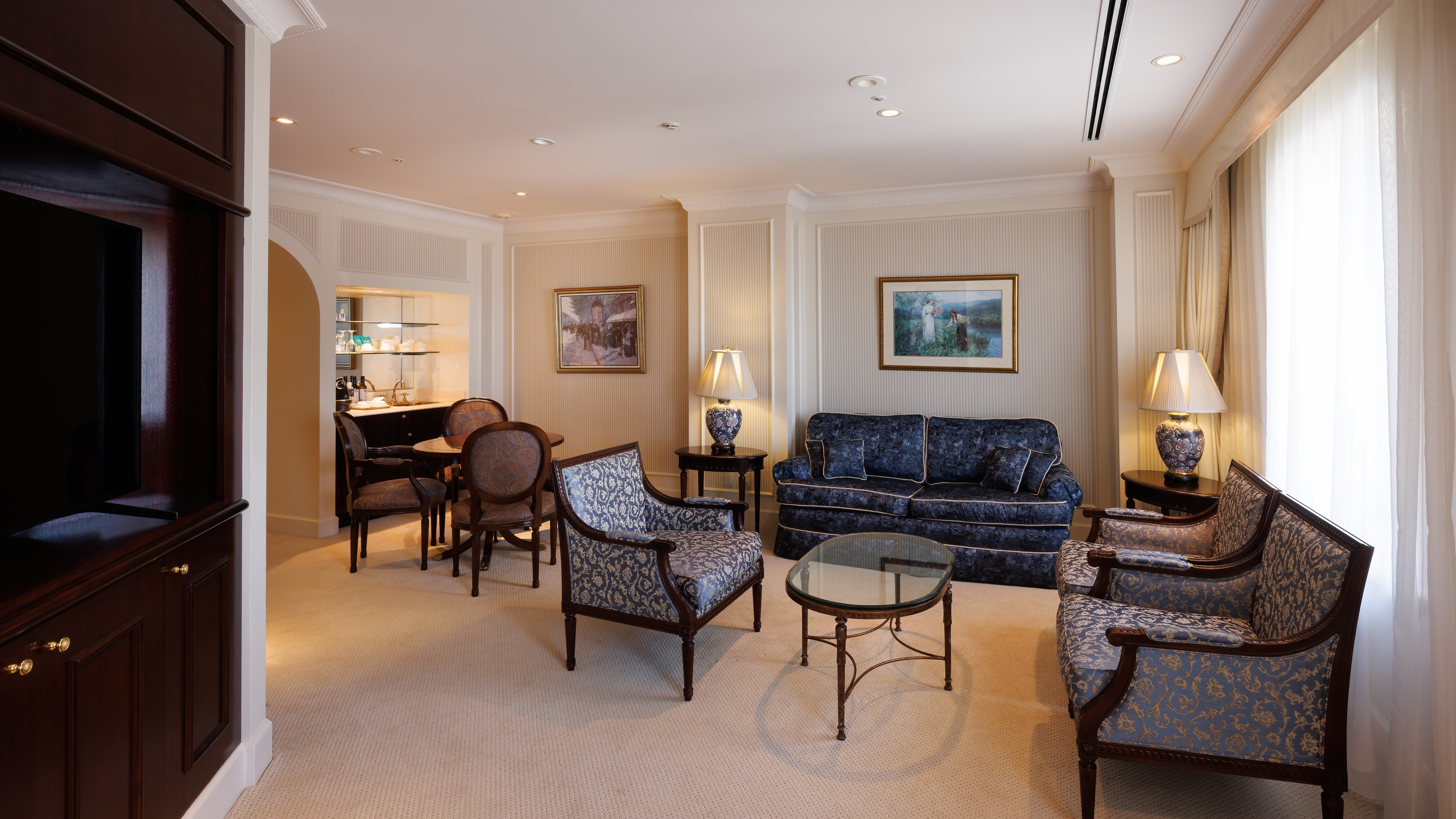 【프르미에르 플로어】19・20층 팔레 스위트・리빙(84평미)