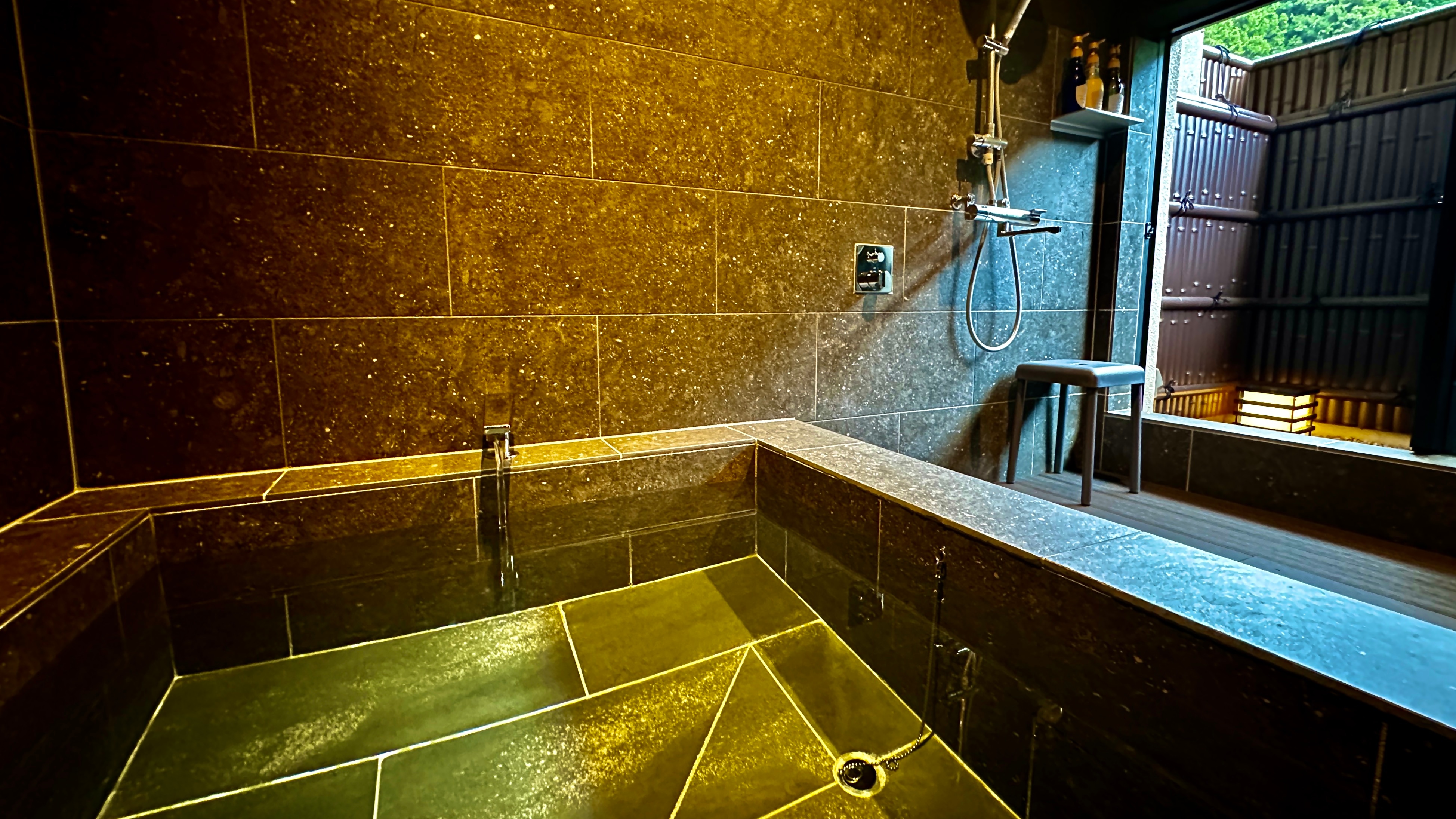 Phòng Junior Suite - Phòng tắm bán lộ thiên