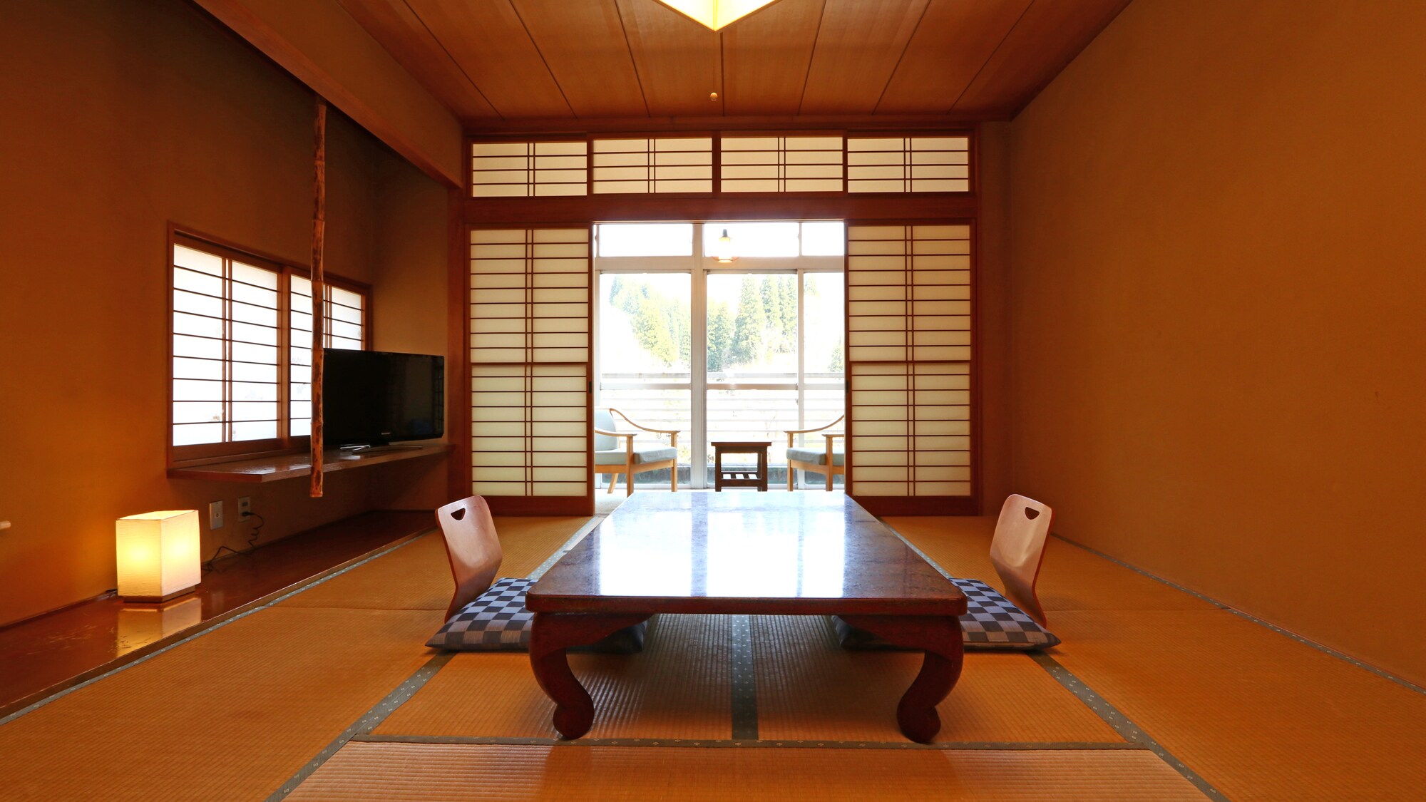 {Japanese-style room 8-10 tatami mats}