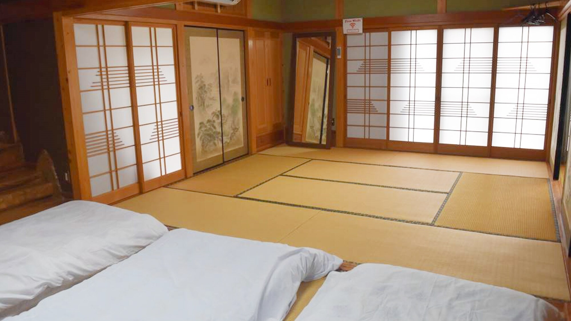 *Example of a Japanese-style room/Relax as if you were back in a country house♪