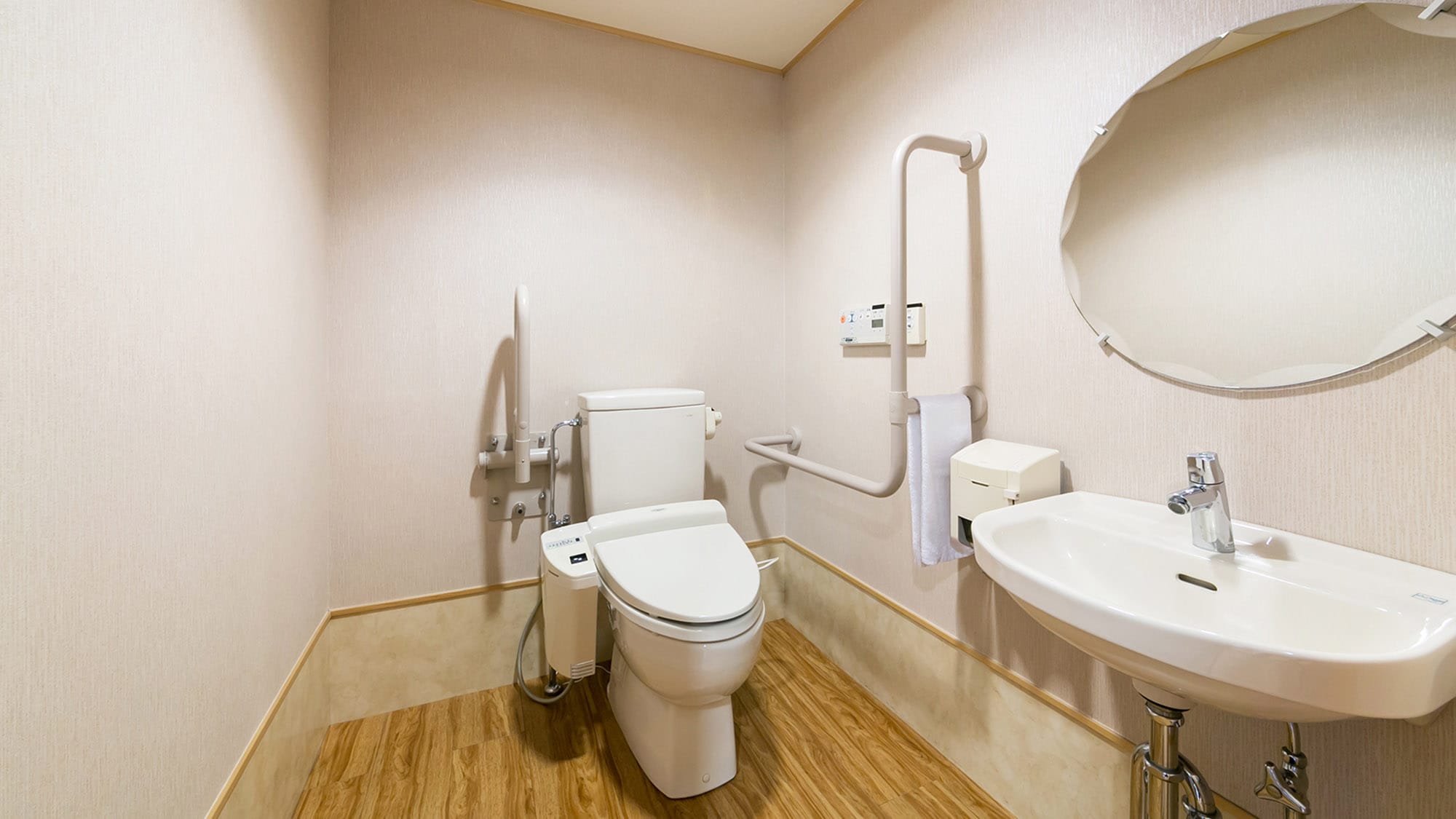 Barrier-free room toilet