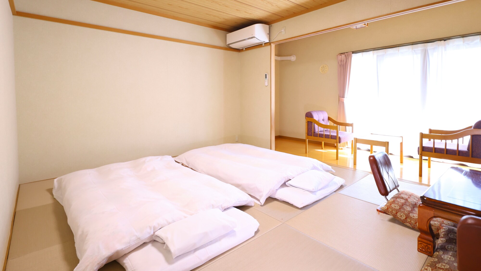 [Kamar bergaya Jepang, 10 tikar tatami] Futon digelar terlebih dahulu.