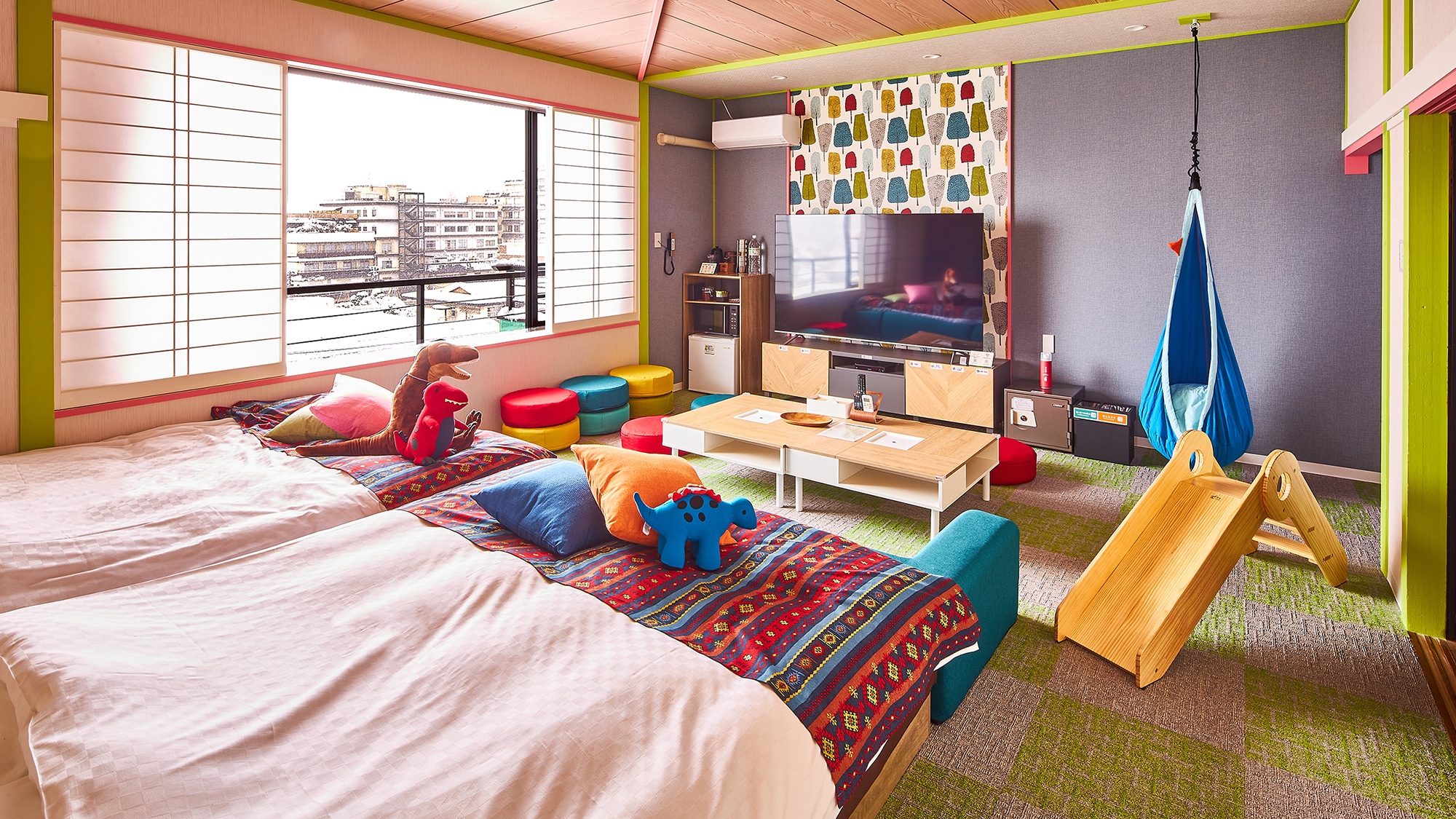 [Main building] Japanese-Western style casual room 11 - indoor play equipment included