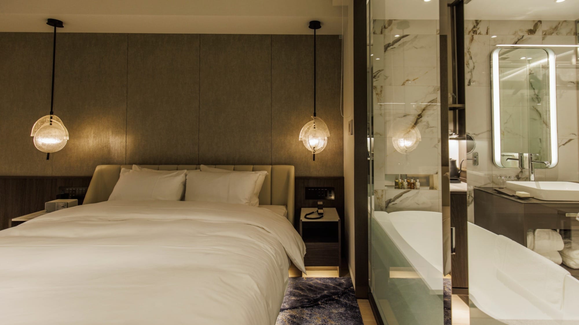 雙人房｜平均32平方米