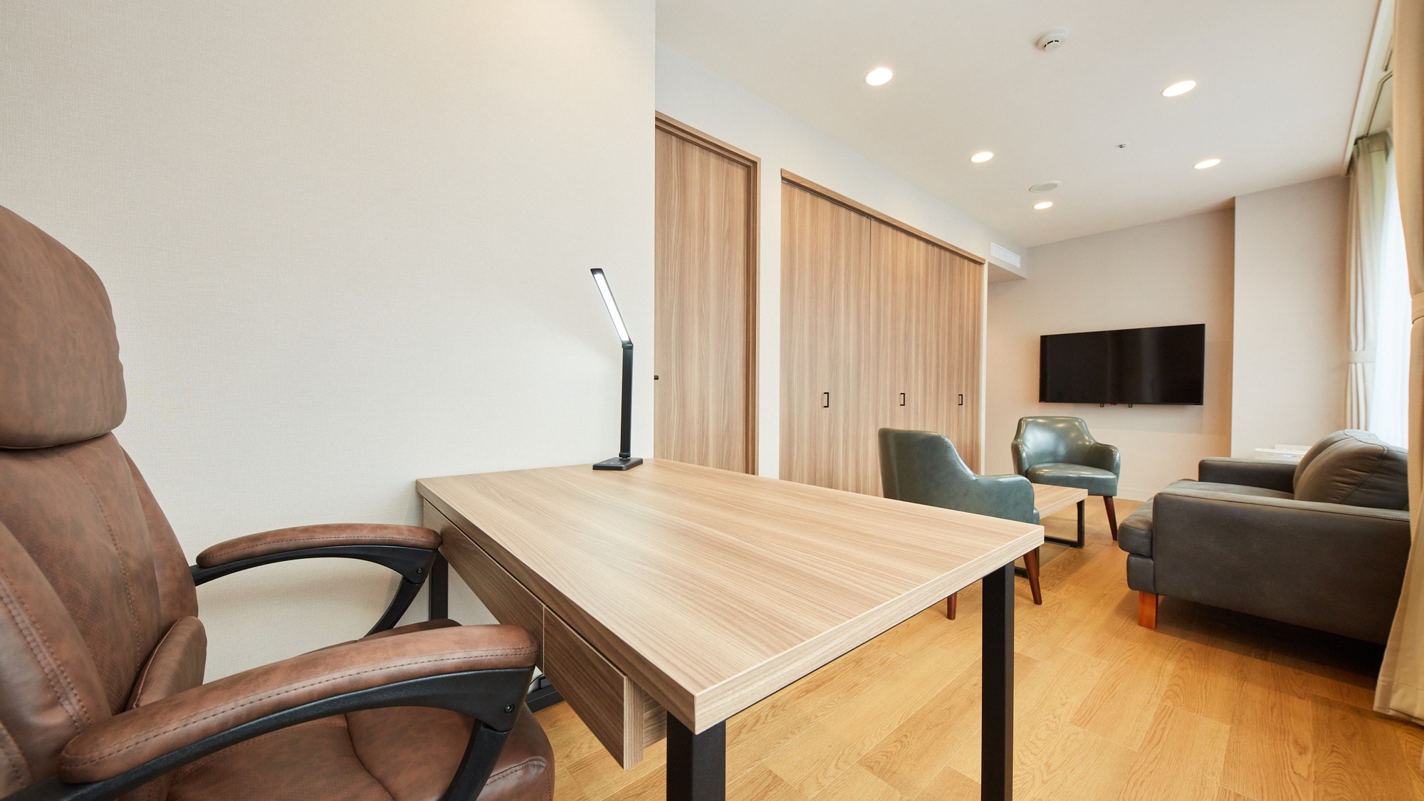 Executive Plus (33.6㎡, bed width 120cm, kitchen, washing machine included)