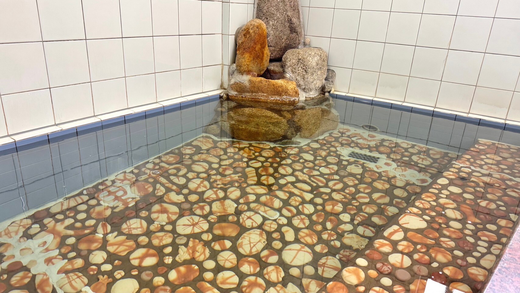 備前磁磚家庭浴 室