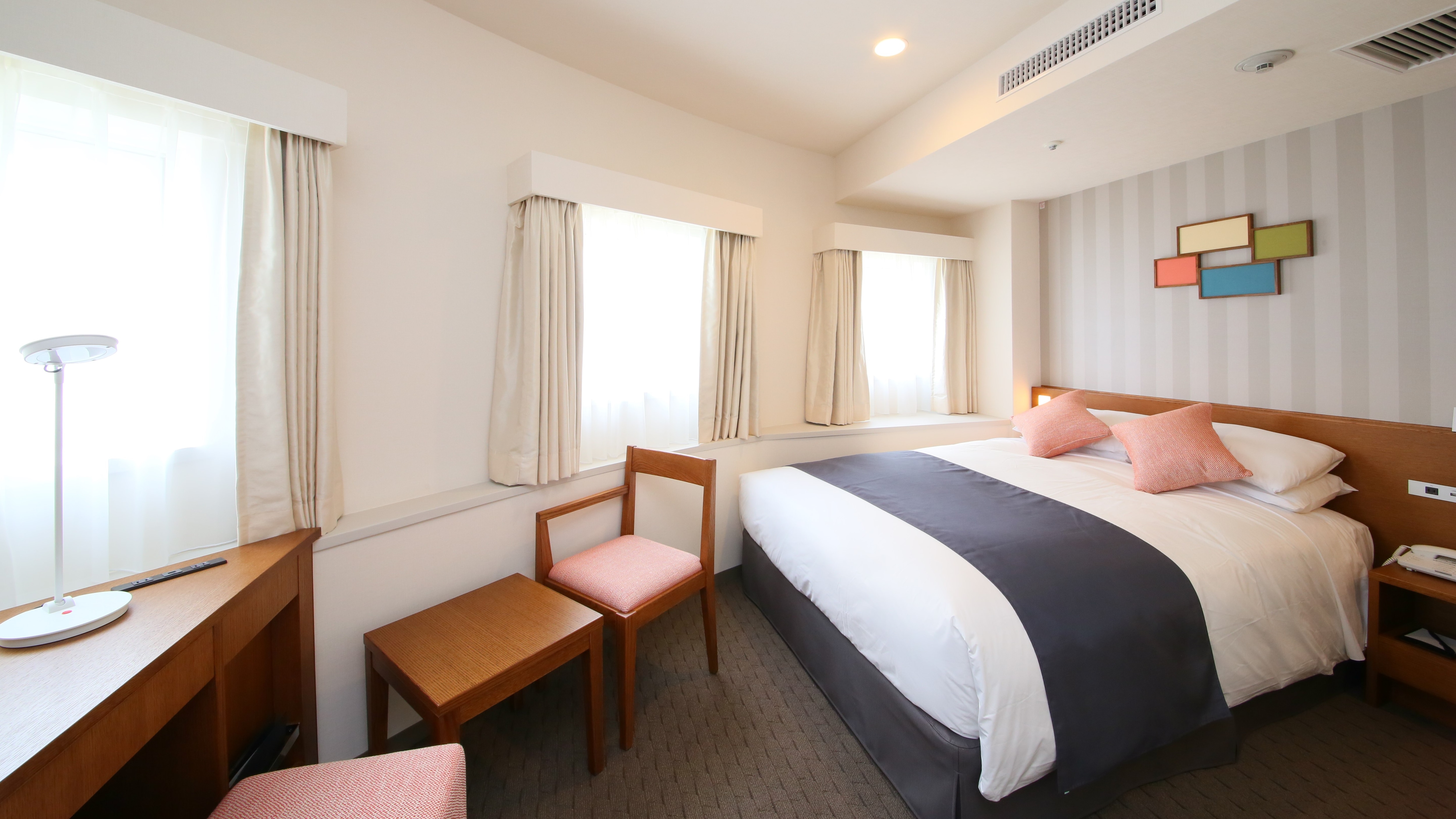 [Standard double room] Area 18㎡ / Bed width 150cm