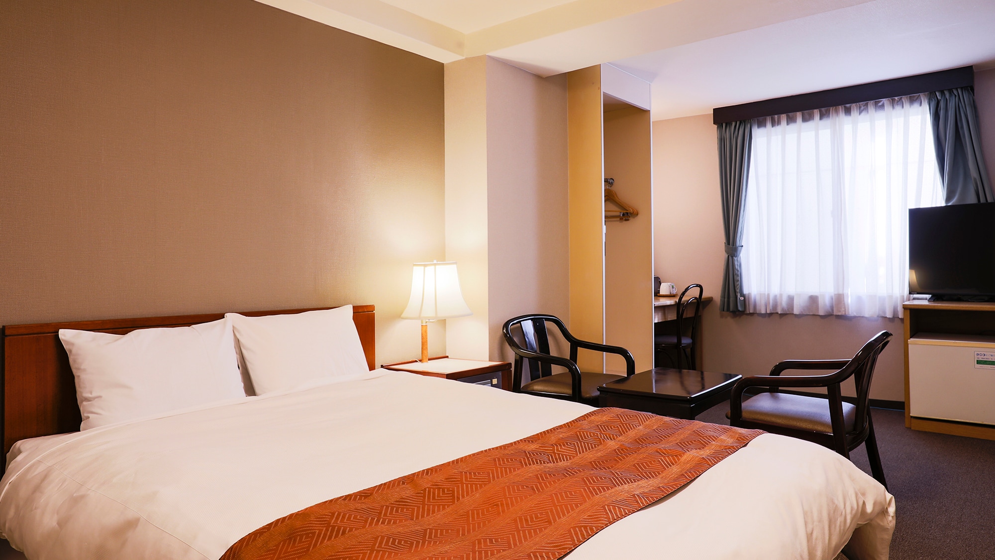 [Standard/Double] Bed width 180 cm/21 square meters. Youtube and Netflix on TV too!