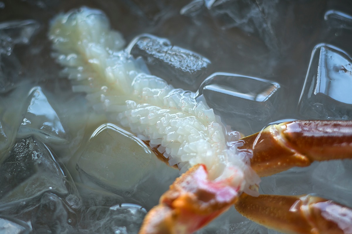 當地螃蟹生魚片