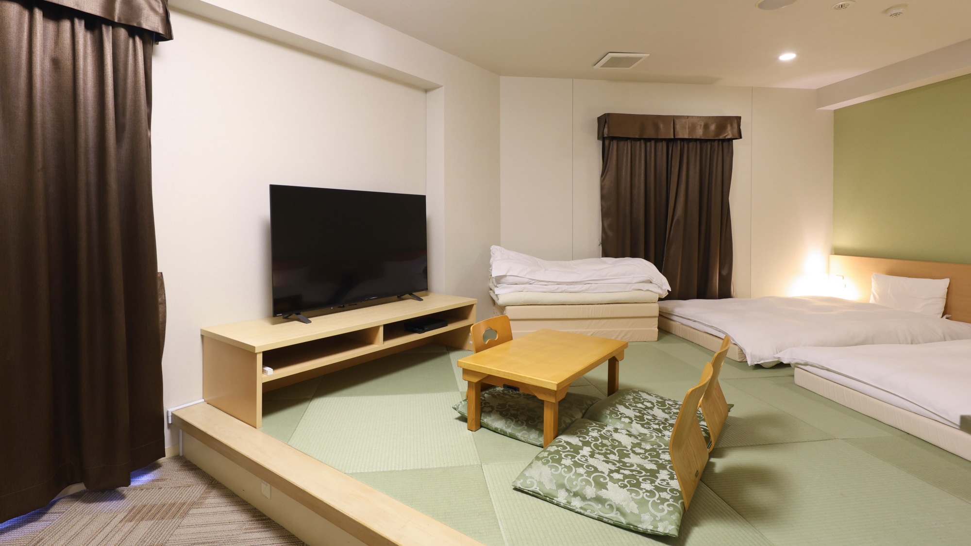 ◆Phòng kiểu Nhật: Tối đa 3 khách. 32,8㎡, 3 futon kiểu Nhật, phòng tắm riêng