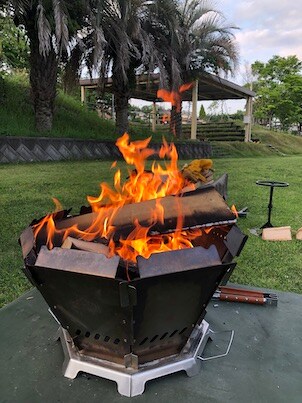 กองไฟ (ลานสนามหญ้า)