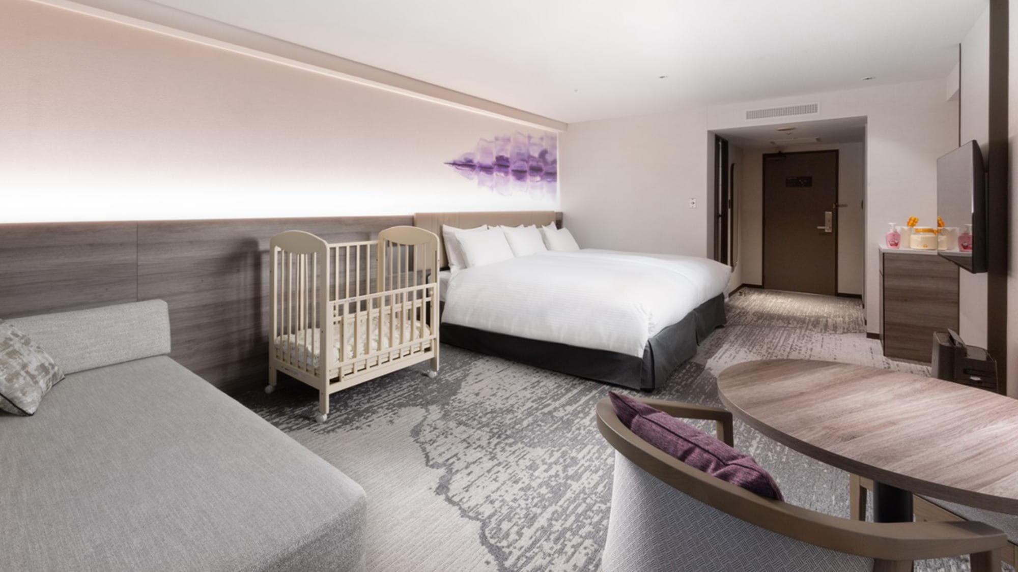 The Superior Twin Room, renovated in 2024, has been adapted for children.