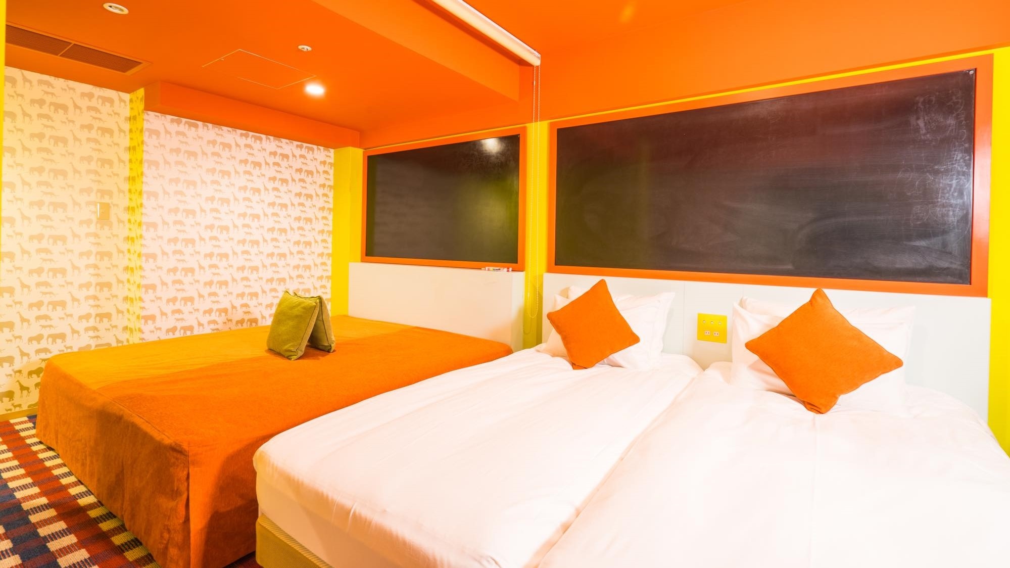 Building No. 6 Yu ROOM Wall No smoking (River view)