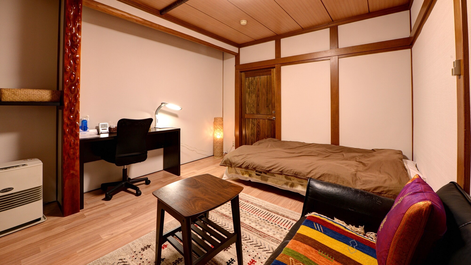 * [Example of room] Western-style room (non-smoking) Popular Japanese-style modern room. Flooring and beds are also popular with women.
