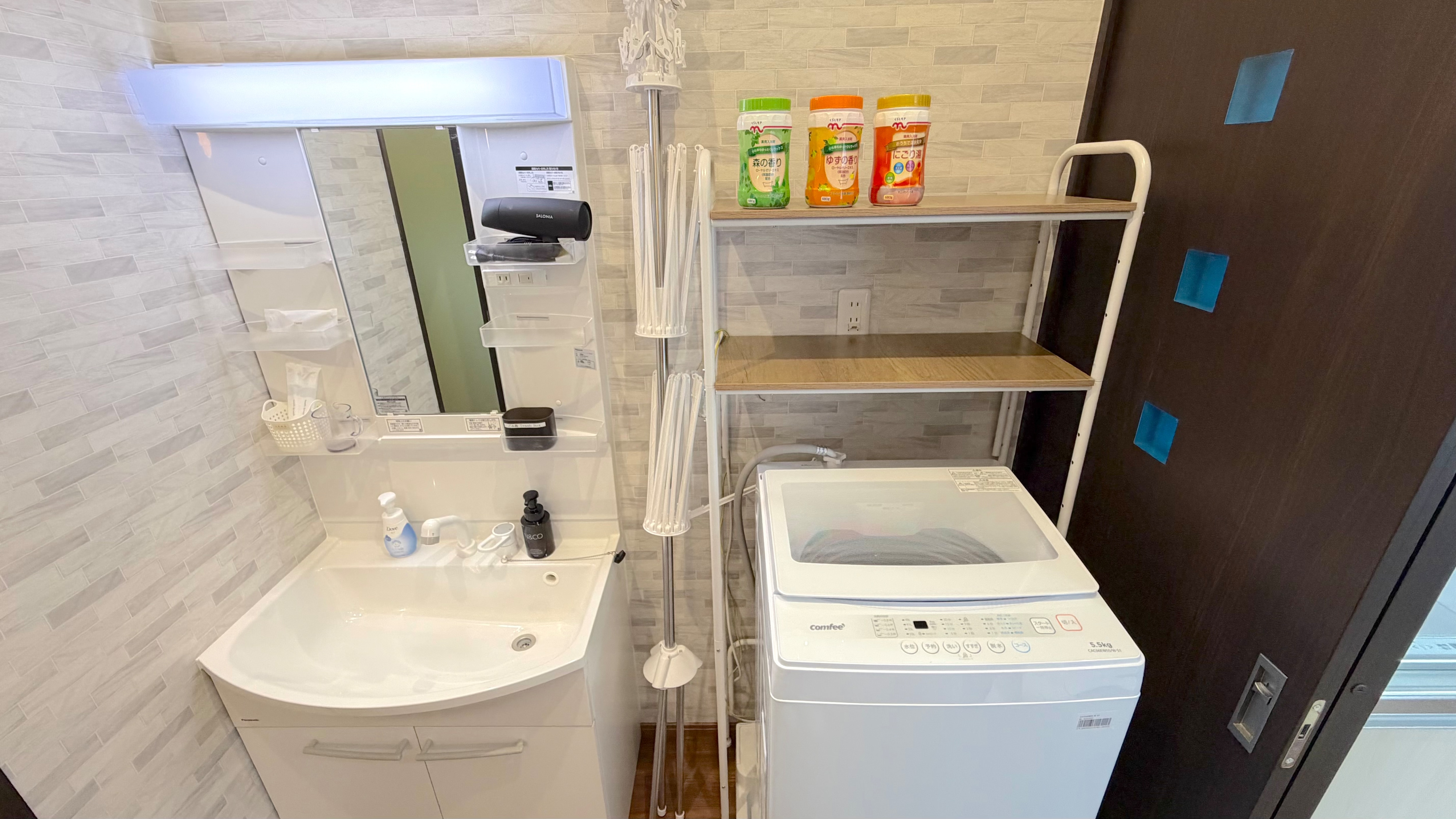 Churaumi Village Store No. 2 Tropical Cabin / Washroom