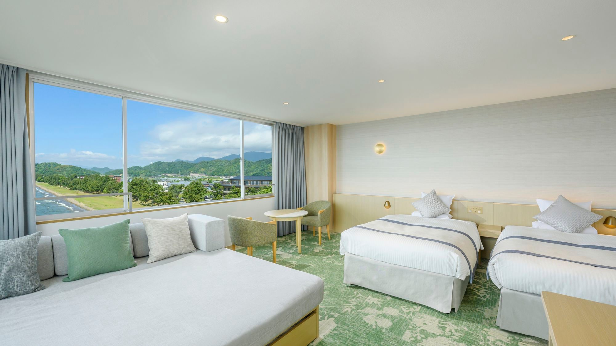 Deluxe Corner View Twin Room (with bath)