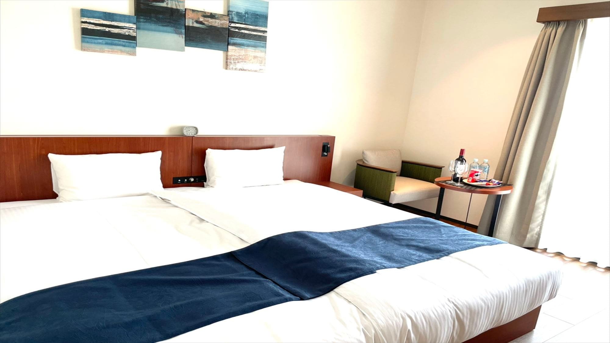 Deluxe Hollywood Twin Room 2